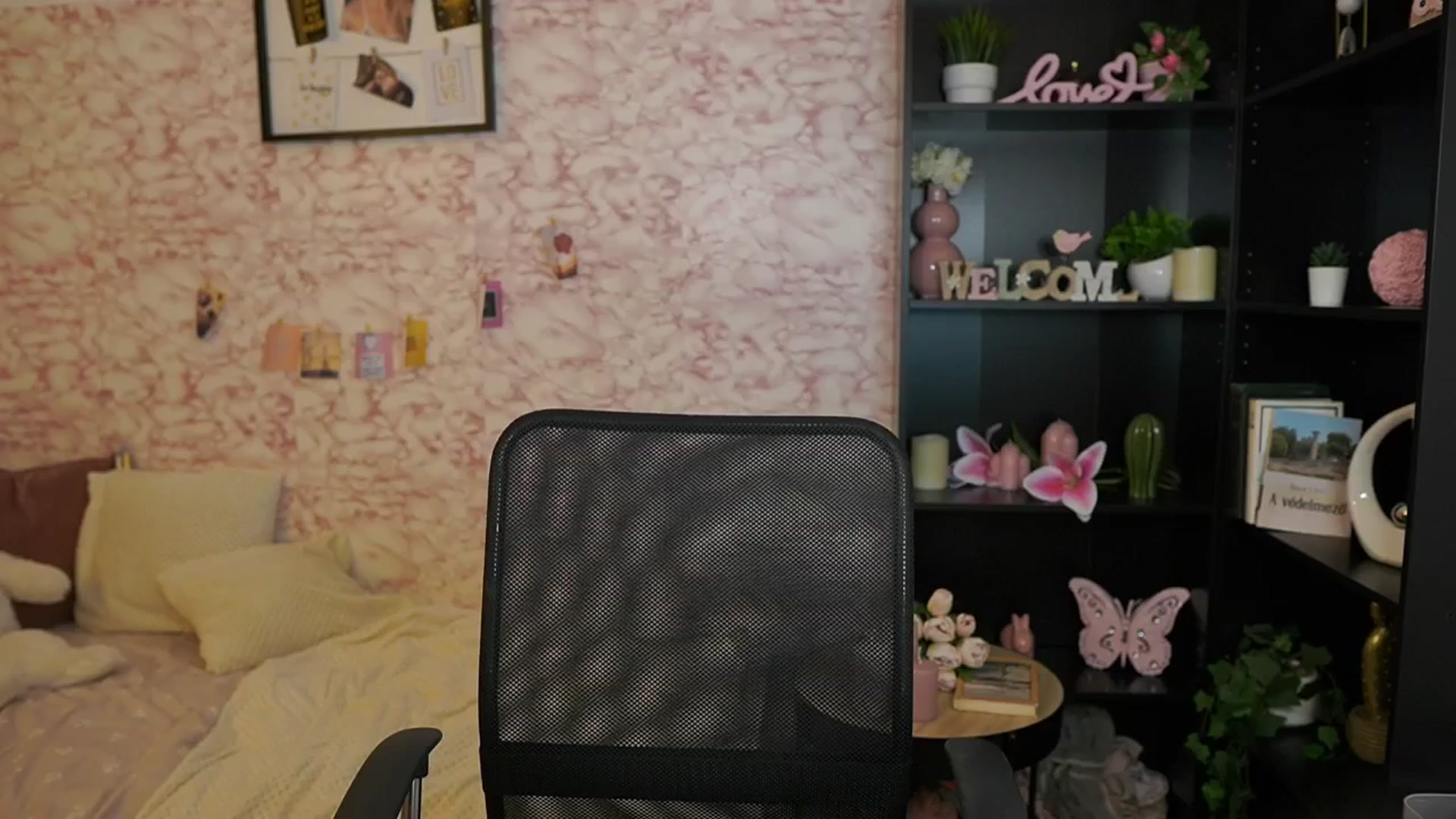 Gallery image thumbnail from NicoletteShea's myfreecams stream on, 07/11/2025, 16:05 image 14 of 20