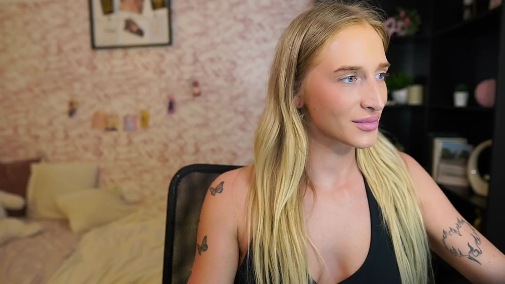 Gallery image thumbnail from NicoletteShea's myfreecams stream on, 07/11/2025, 16:05 image 16 of 20