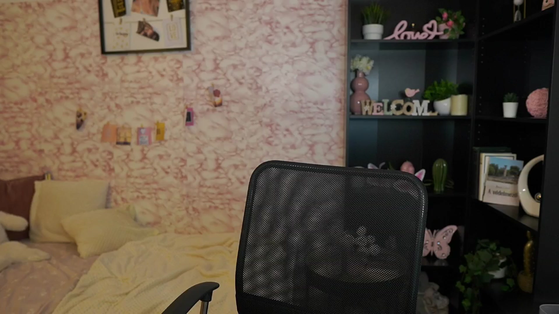 Gallery image thumbnail from NicoletteShea's myfreecams stream on, 07/11/2025, 16:05 image 20 of 20