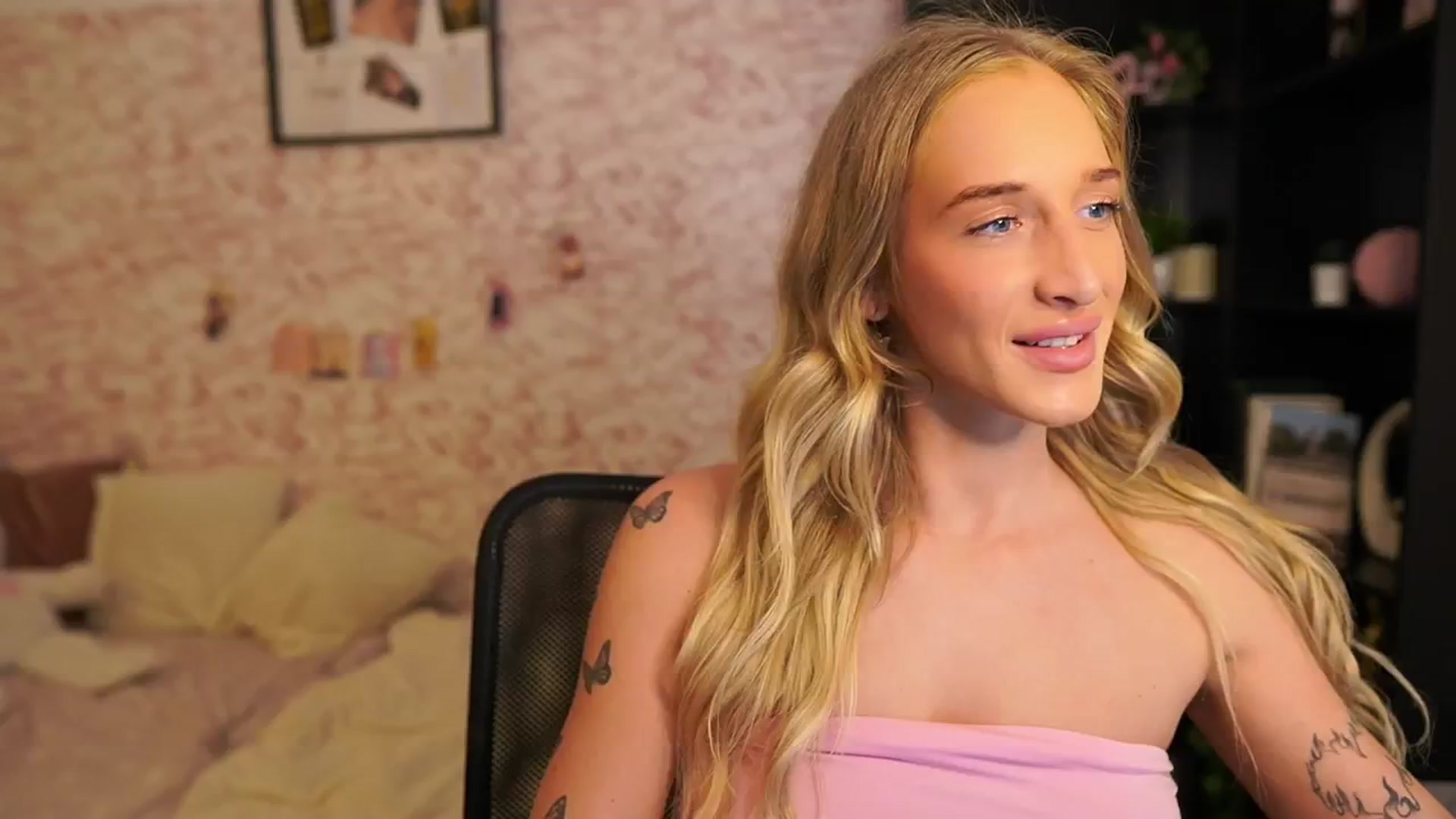 Gallery image thumbnail from NicoletteShea's myfreecams stream on, 07/19/2025, 15:55 image 4 of 20