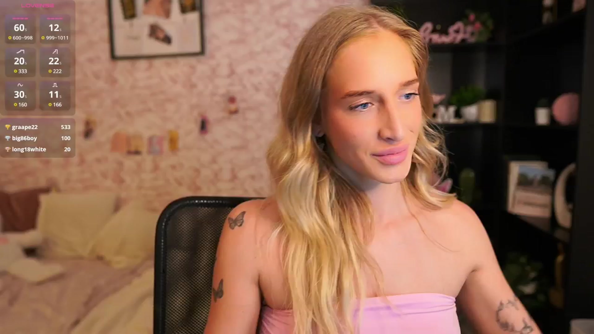 Gallery image thumbnail from NicoletteShea's myfreecams stream on, 07/19/2025, 16:26 image 3 of 20