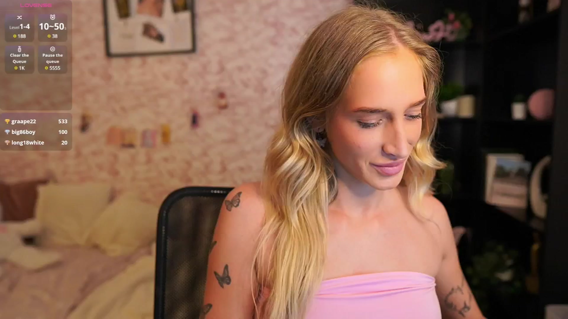 Gallery image thumbnail from NicoletteShea's myfreecams stream on, 07/19/2025, 16:26 image 13 of 20