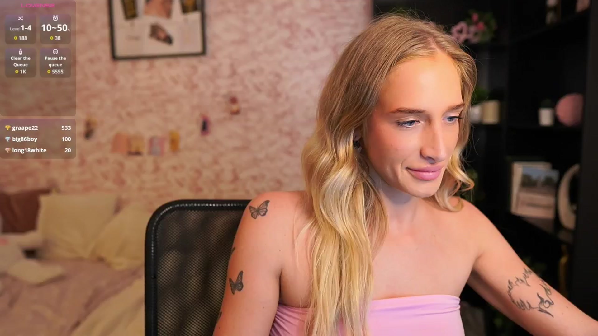 Gallery image thumbnail from NicoletteShea's myfreecams stream on, 07/19/2025, 16:26 image 7 of 20