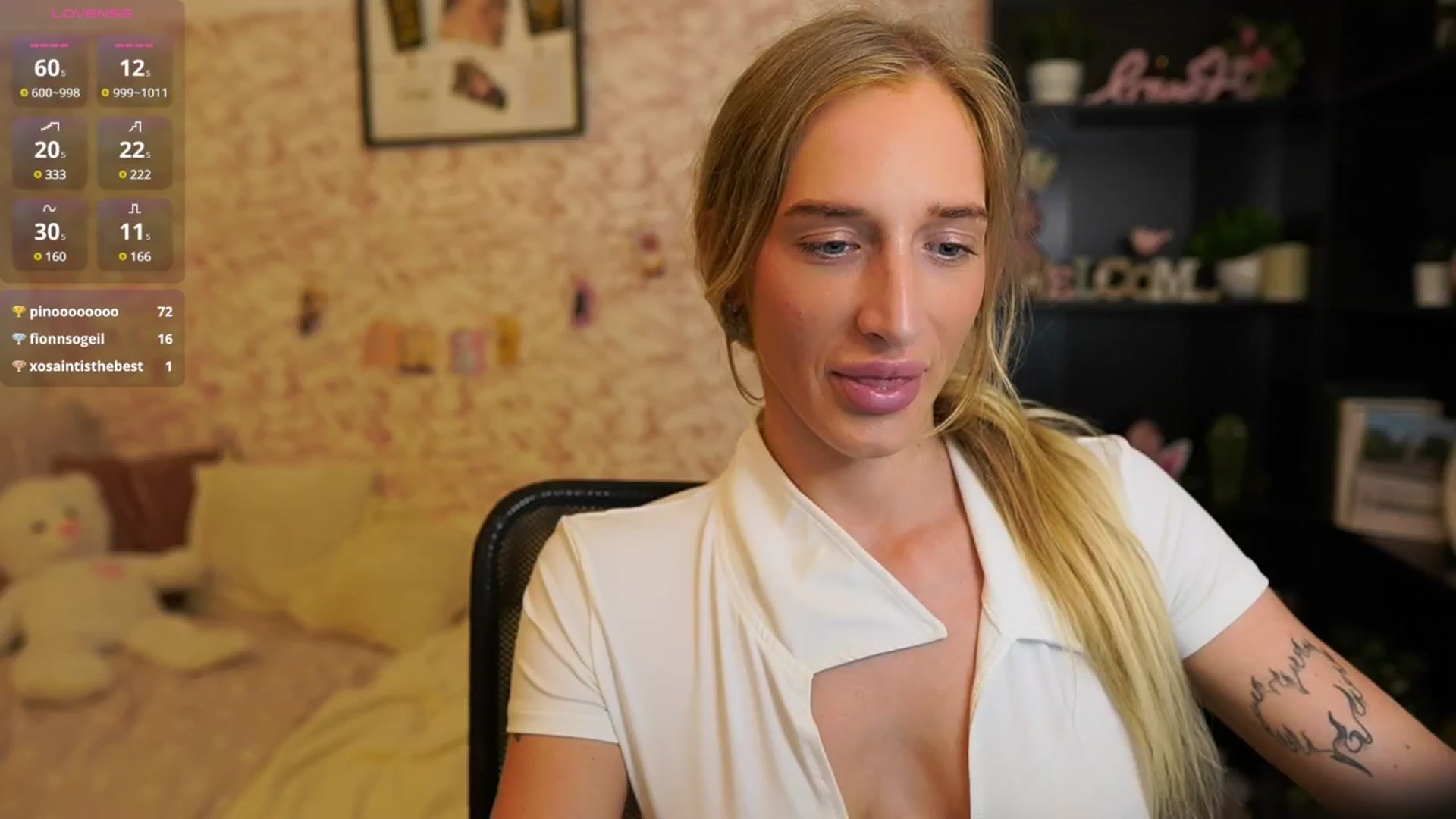 Gallery image thumbnail from NicoletteShea's myfreecams stream on, 07/21/2025, 10:09 image 5 of 20