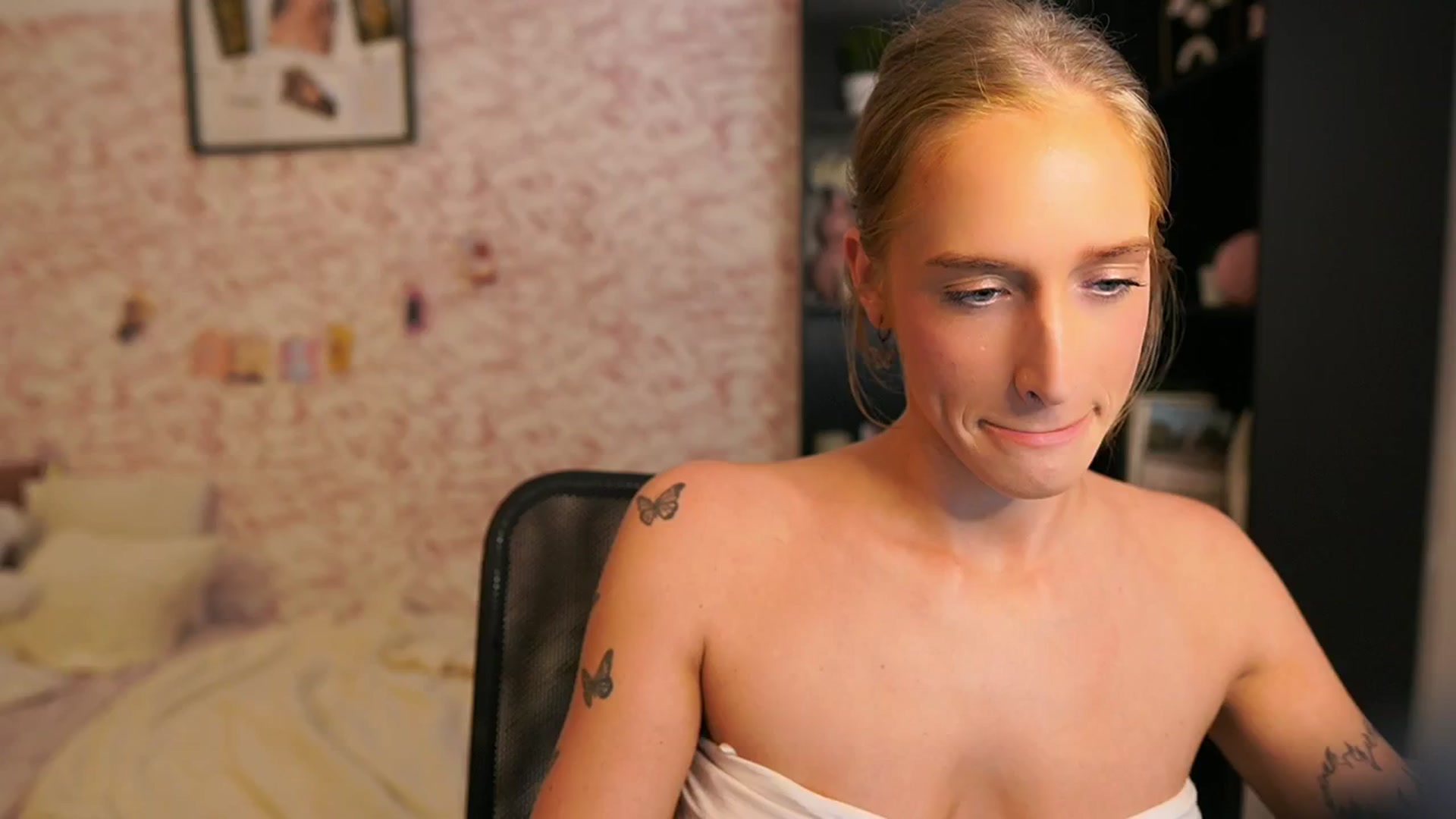 Gallery image thumbnail from NicoletteShea's myfreecams stream on, 07/31/2025, 17:53 image 1 of 20