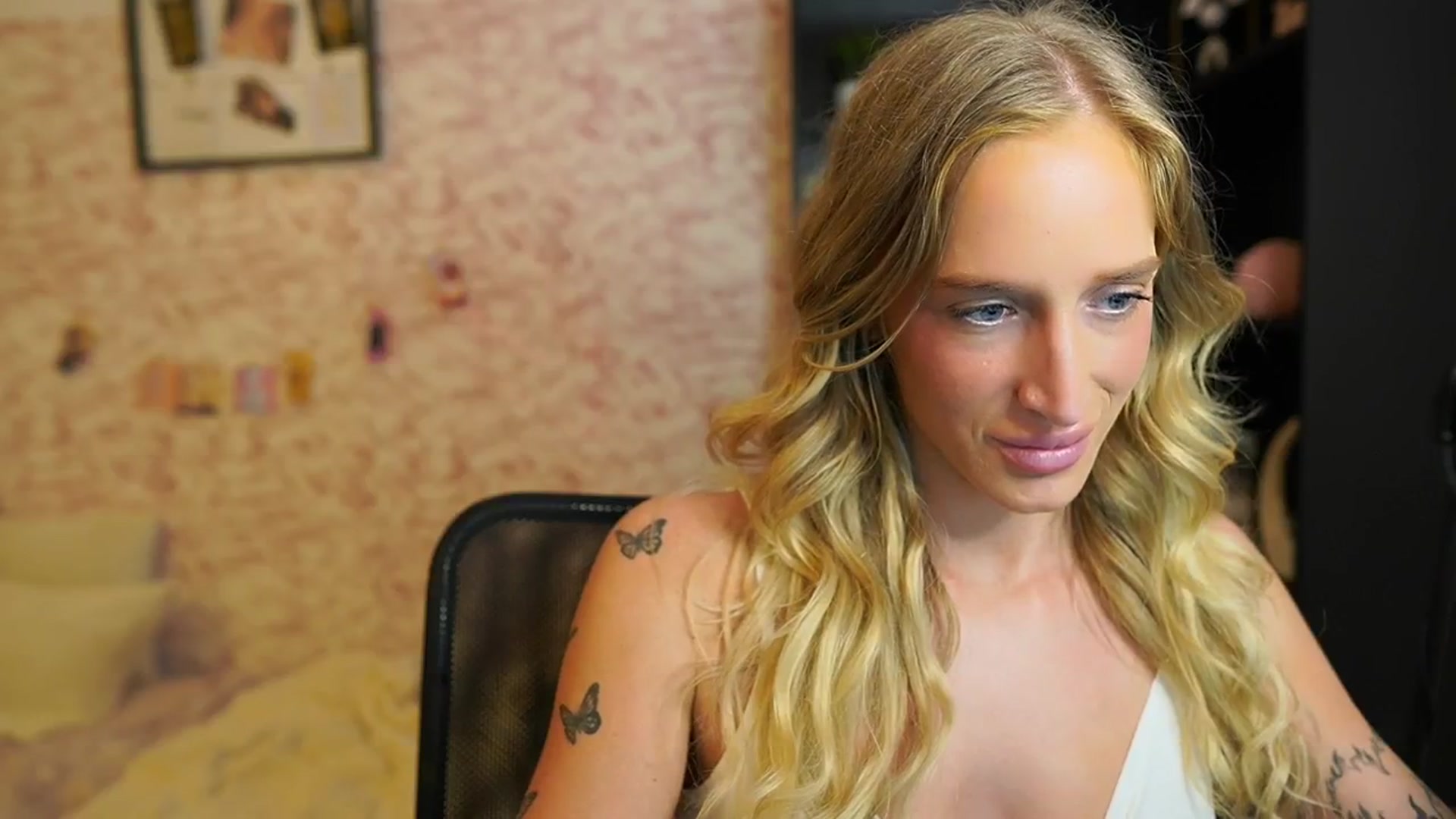 Gallery image thumbnail from NicoletteShea's myfreecams stream on, 08/06/2025, 15:57 image 5 of 20