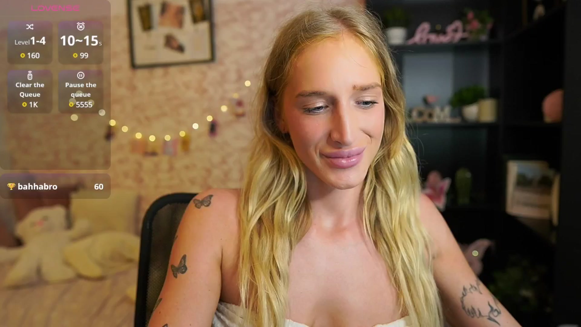 Gallery image thumbnail from NicoletteShea's myfreecams stream on, 08/09/2025, 14:11 image 12 of 20