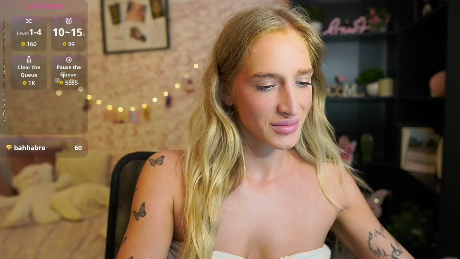 Gallery image thumbnail from NicoletteShea's myfreecams stream on, 08/09/2025, 14:11 image 17 of 20