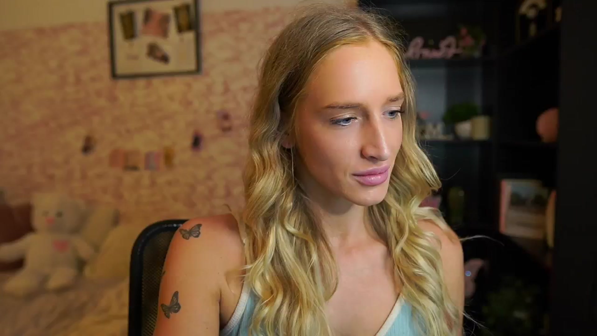 Gallery image thumbnail from NicoletteShea's myfreecams stream on, 08/14/2025, 10:22 image 18 of 20