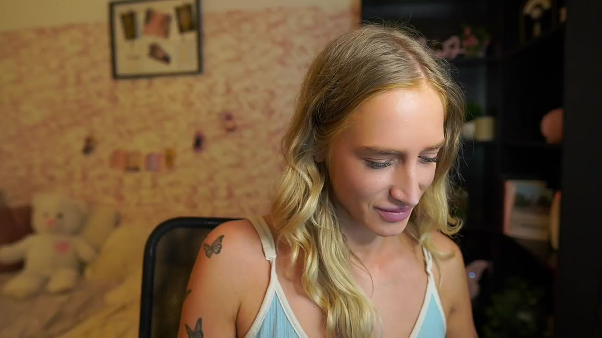 Gallery image thumbnail from NicoletteShea's myfreecams stream on, 08/14/2025, 11:54 image 6 of 20