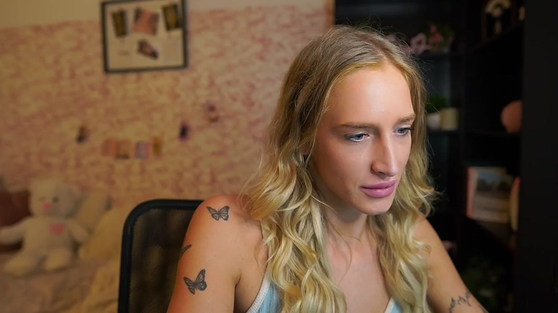 Gallery image thumbnail from NicoletteShea's myfreecams stream on, 08/14/2025, 11:54 image 11 of 20