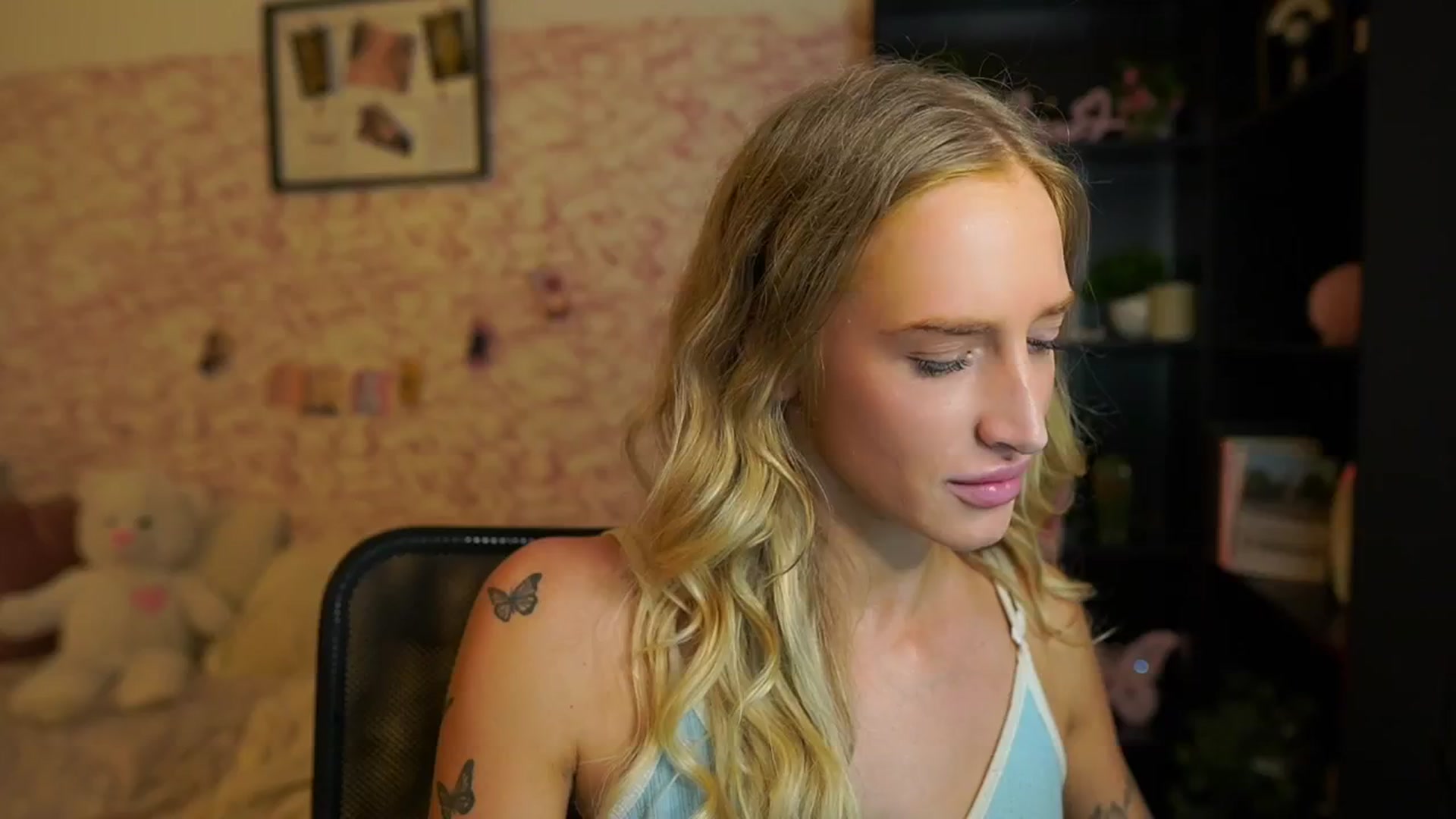 Gallery image thumbnail from NicoletteShea's myfreecams stream on, 08/14/2025, 11:54 image 15 of 20