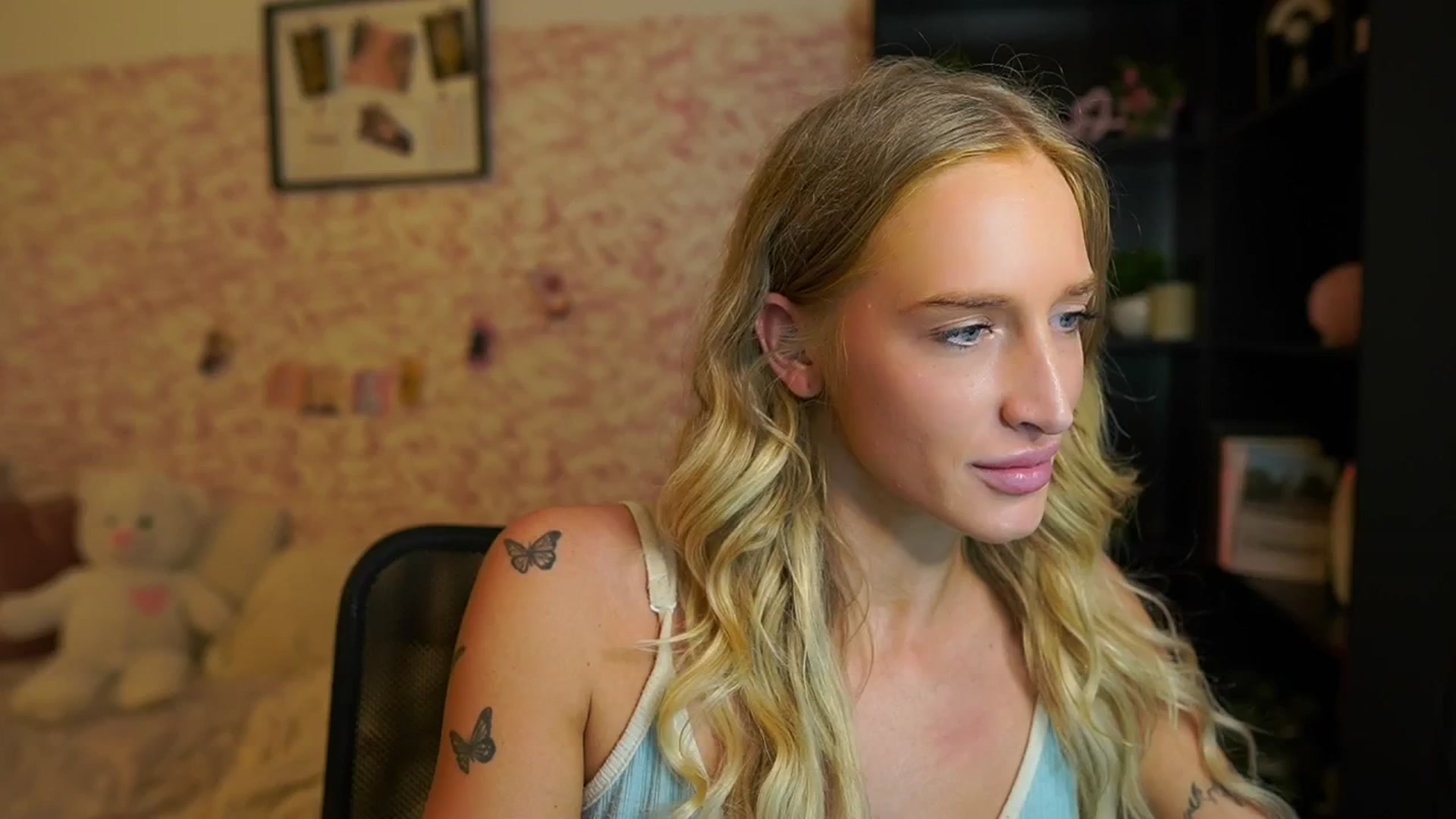 Gallery image thumbnail from NicoletteShea's myfreecams stream on, 08/14/2025, 11:54 image 18 of 20