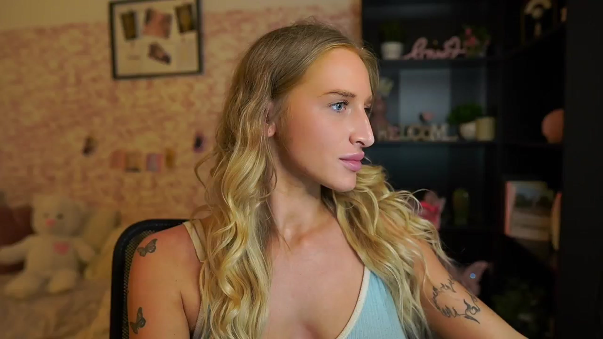 Gallery image thumbnail from NicoletteShea's myfreecams stream on, 08/14/2025, 13:24 image 1 of 20