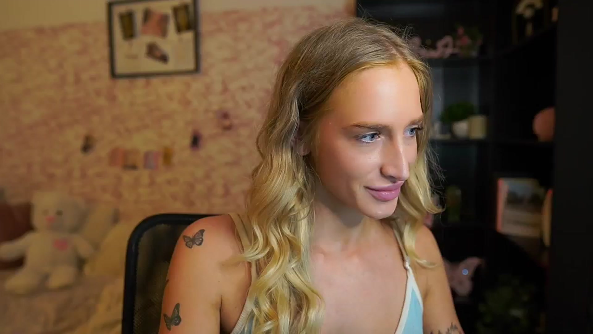 Gallery image thumbnail from NicoletteShea's myfreecams stream on, 08/14/2025, 13:24 image 4 of 20