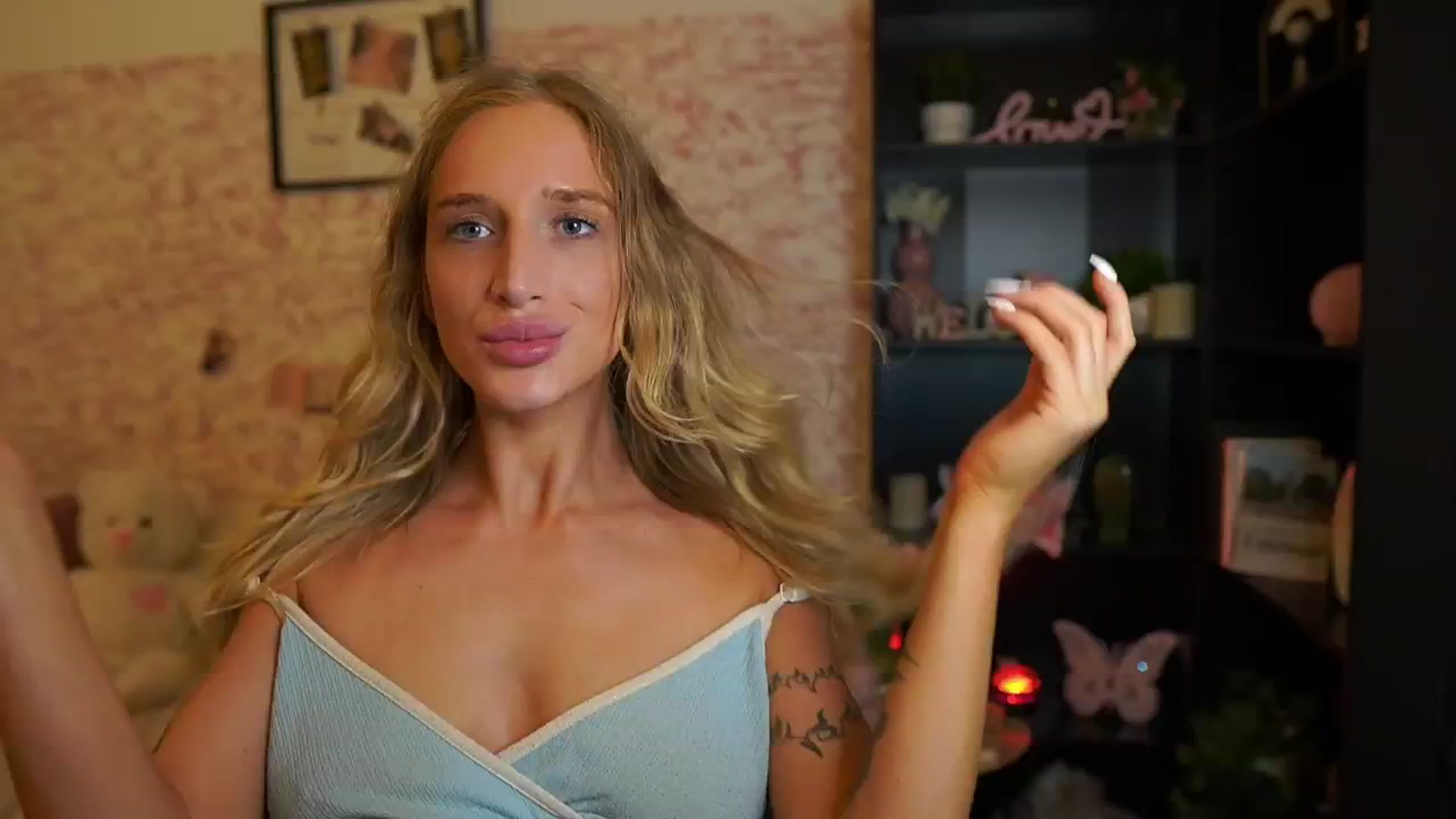 Gallery image thumbnail from NicoletteShea's myfreecams stream on, 08/14/2025, 17:23 image 12 of 20