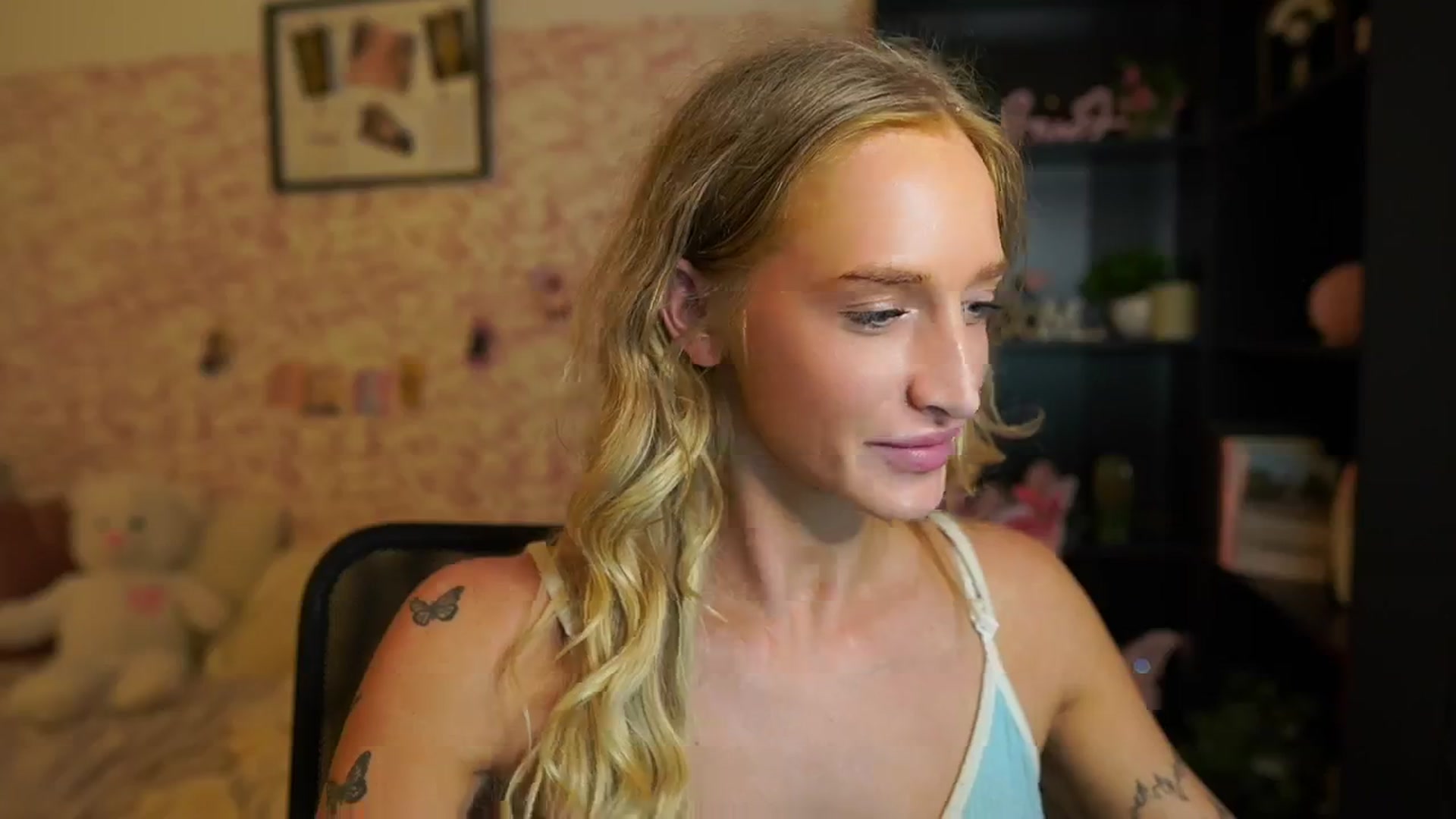 Gallery image thumbnail from NicoletteShea's myfreecams stream on, 08/14/2025, 17:23 image 20 of 20