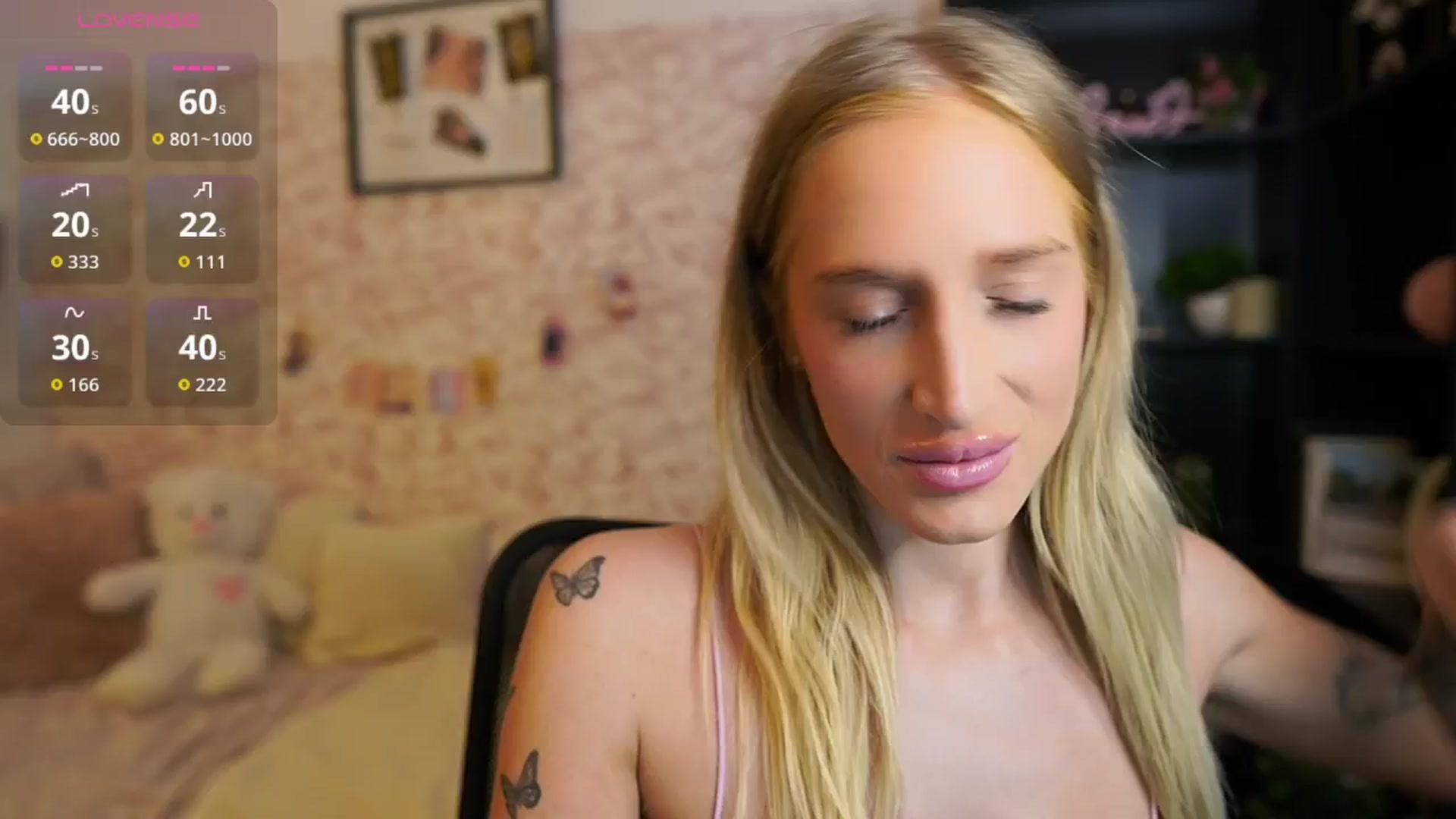 Gallery image thumbnail from NicoletteShea's myfreecams stream on, 08/19/2025, 14:10 image 8 of 20