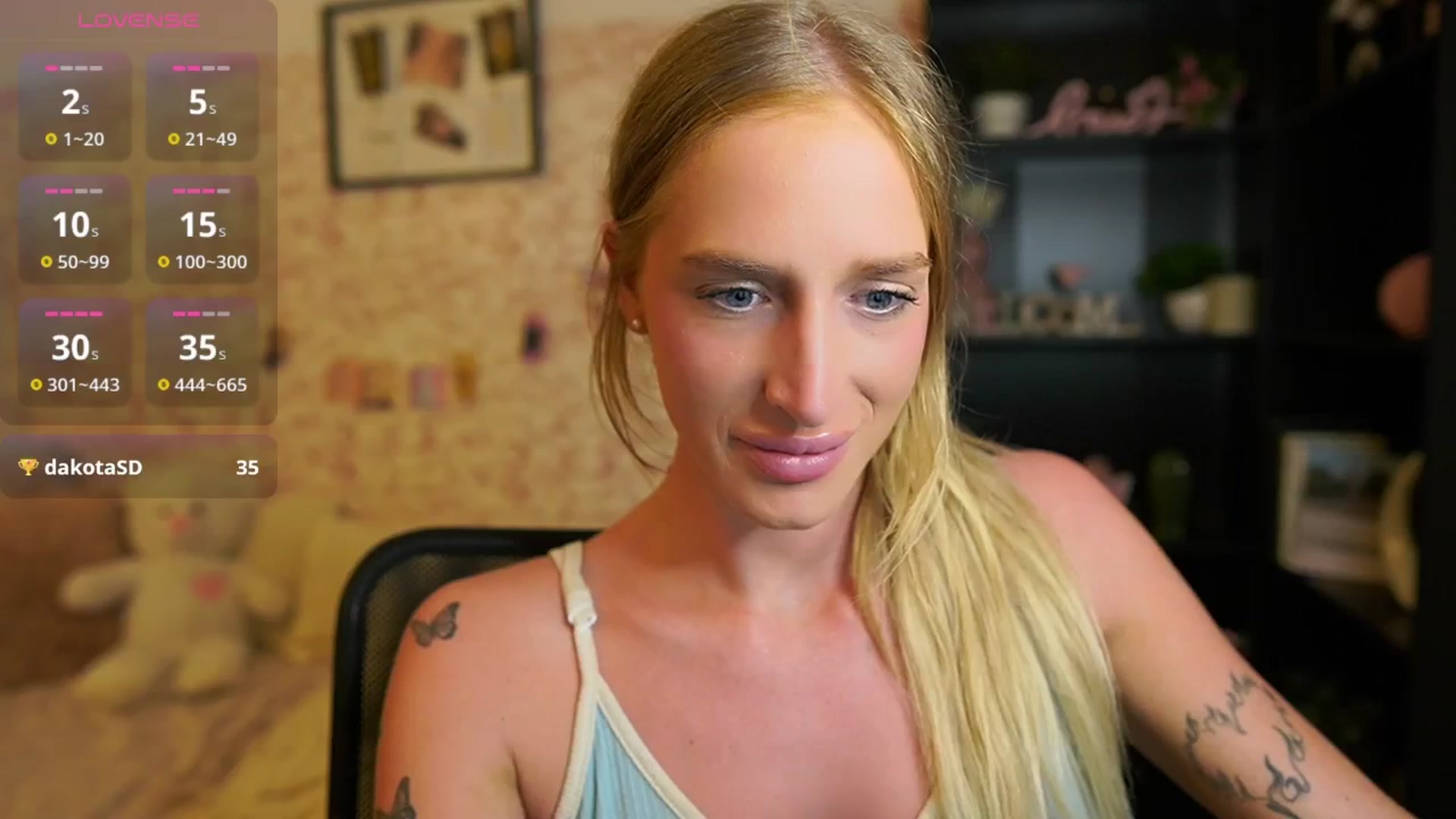 Gallery image thumbnail from NicoletteShea's myfreecams stream on, 08/20/2025, 14:57 image 13 of 20