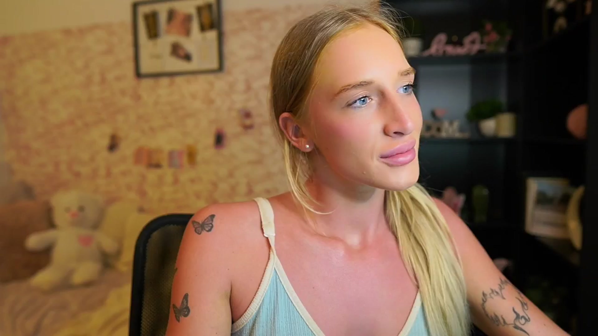 Gallery image thumbnail from NicoletteShea's myfreecams stream on, 08/20/2025, 17:58 image 12 of 20