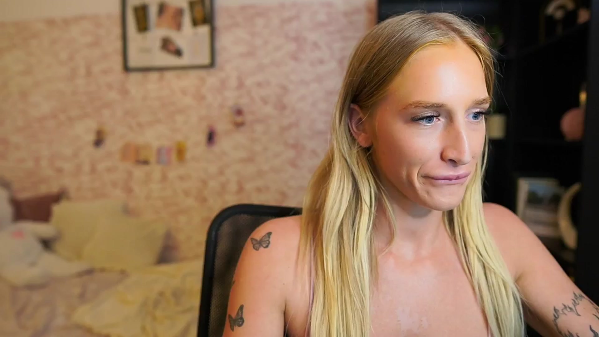 Gallery image thumbnail from NicoletteShea's myfreecams stream on, 08/25/2025, 18:06 image 3 of 20
