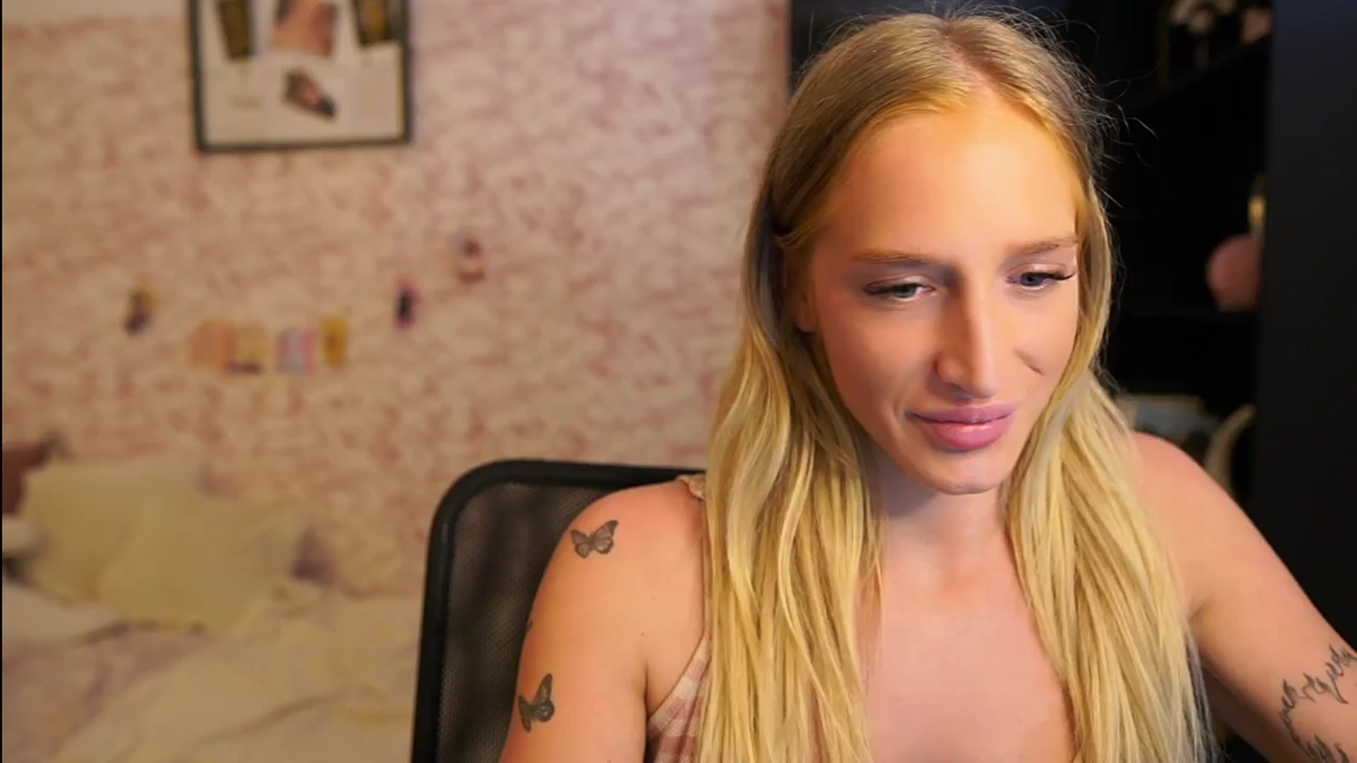 Gallery image thumbnail from NicoletteShea's myfreecams stream on, 08/27/2025, 17:51 image 4 of 20