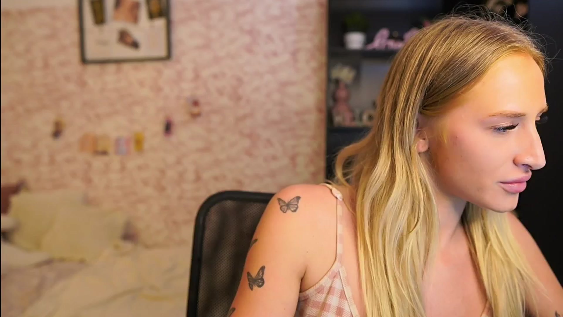 Gallery image thumbnail from NicoletteShea's myfreecams stream on, 08/27/2025, 17:51 image 5 of 20