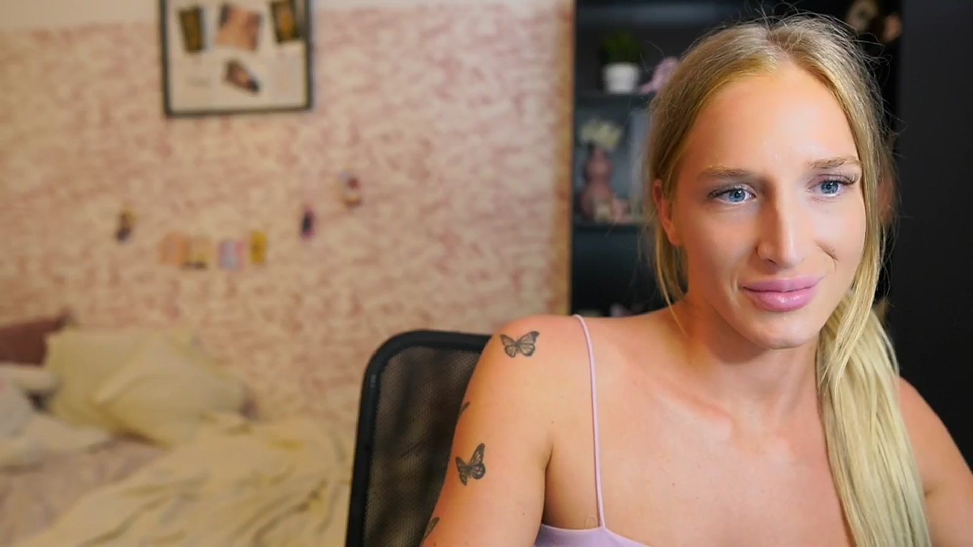 Gallery image thumbnail from NicoletteShea's myfreecams stream on, 08/28/2025, 18:20 image 16 of 20