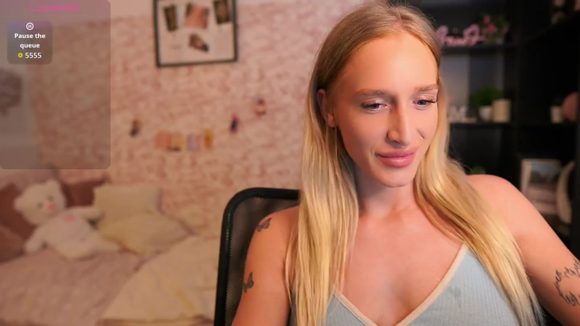 Gallery image thumbnail from NicoletteShea's myfreecams stream on, 09/05/2025, 13:54 image 14 of 20
