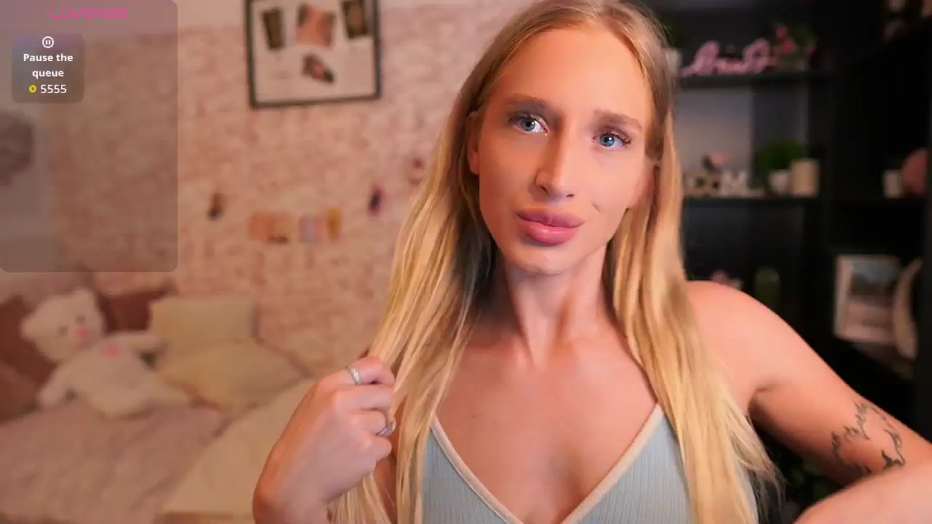 Gallery image thumbnail from NicoletteShea's myfreecams stream on, 09/05/2025, 13:54 image 7 of 20
