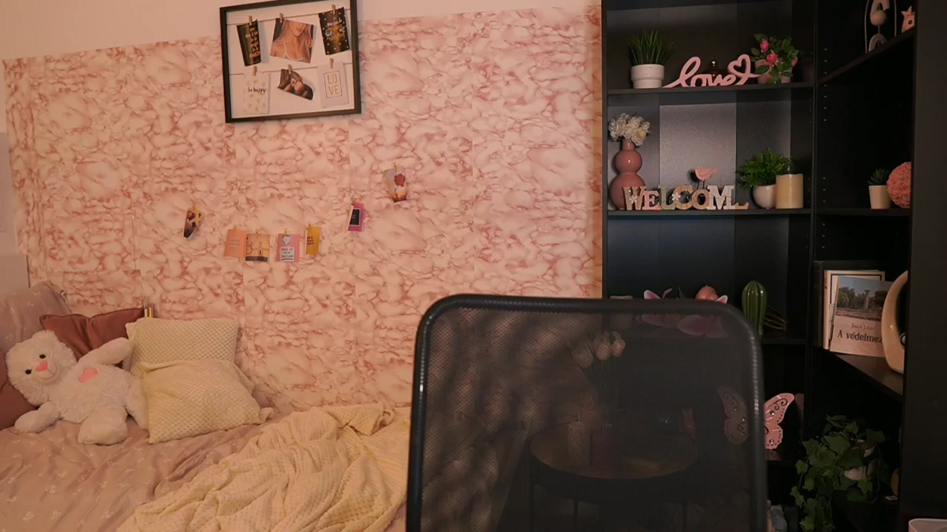 Gallery image thumbnail from NicoletteShea's myfreecams stream on, 09/07/2025, 16:07 image 17 of 20