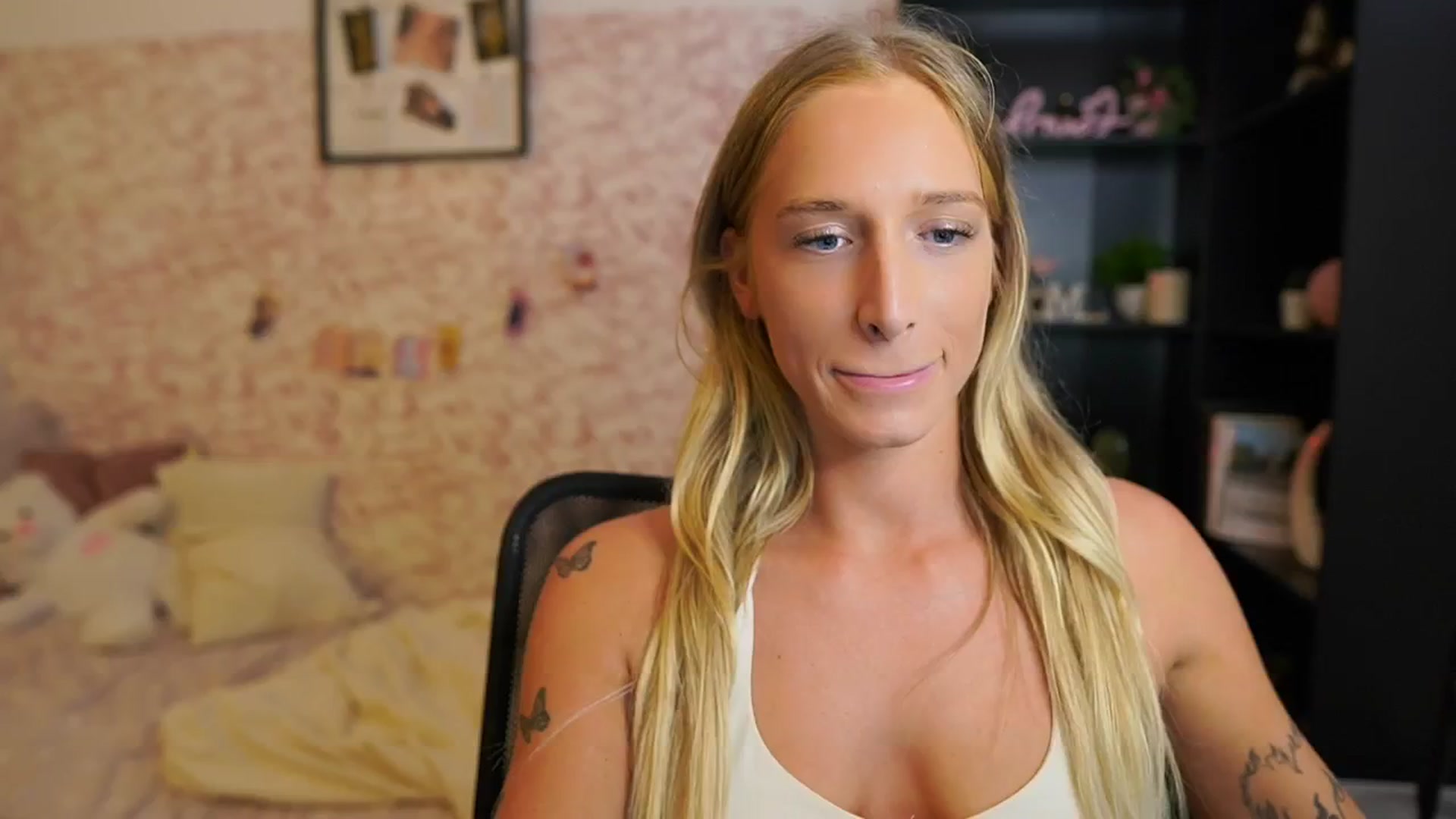 Gallery image thumbnail from NicoletteShea's myfreecams stream on, 09/08/2025, 14:59 image 14 of 20