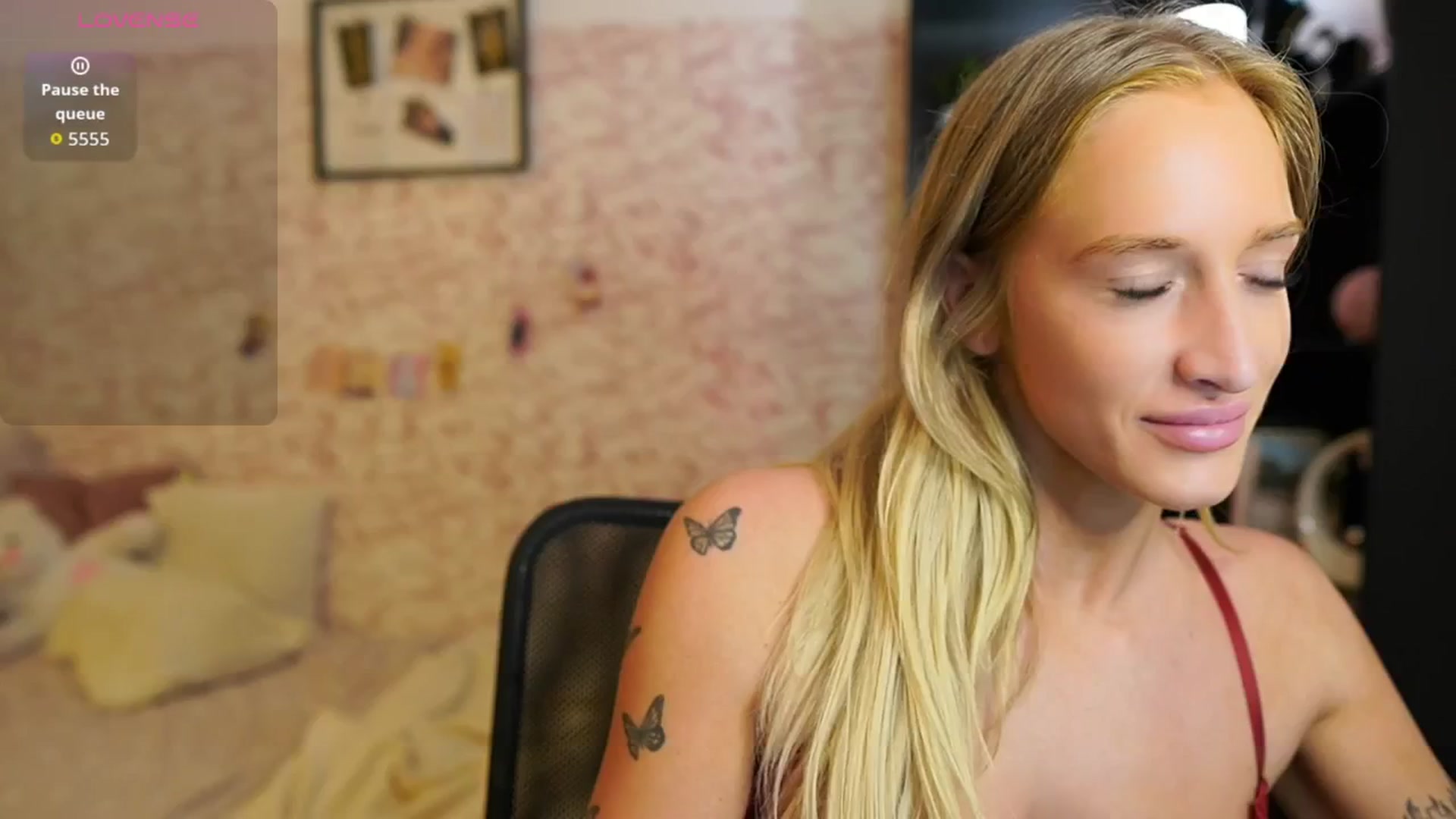 Gallery image thumbnail from NicoletteShea's myfreecams stream on, 09/15/2025, 11:32 image 4 of 20