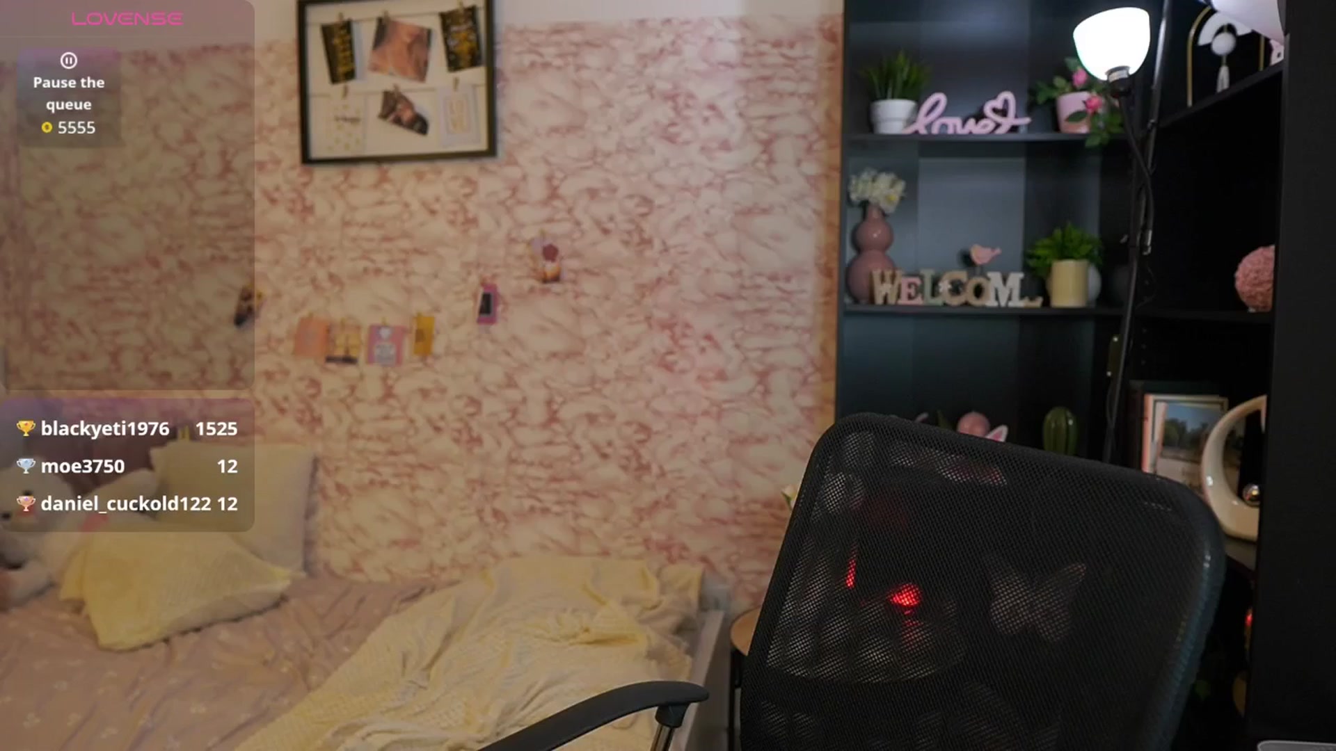 Gallery image thumbnail from NicoletteShea's myfreecams stream on, 09/15/2025, 16:01 image 18 of 20