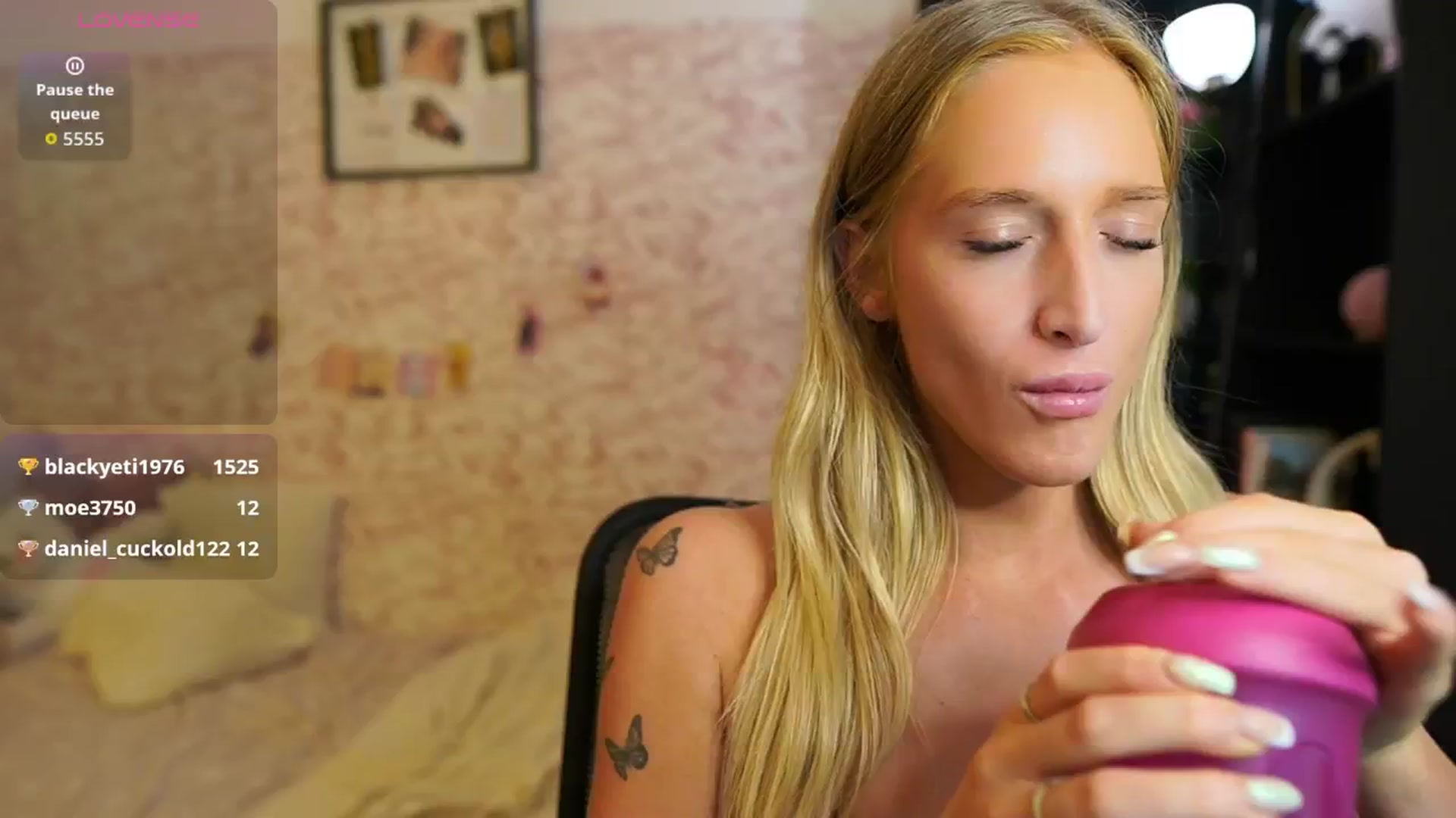 Gallery image thumbnail from NicoletteShea's myfreecams stream on, 09/15/2025, 16:01 image 13 of 20