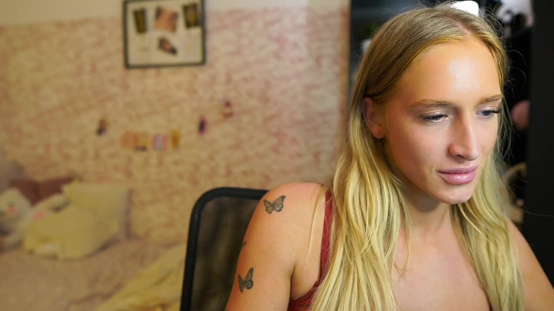 Gallery image thumbnail from NicoletteShea's myfreecams stream on, 09/15/2025, 16:50 image 10 of 20