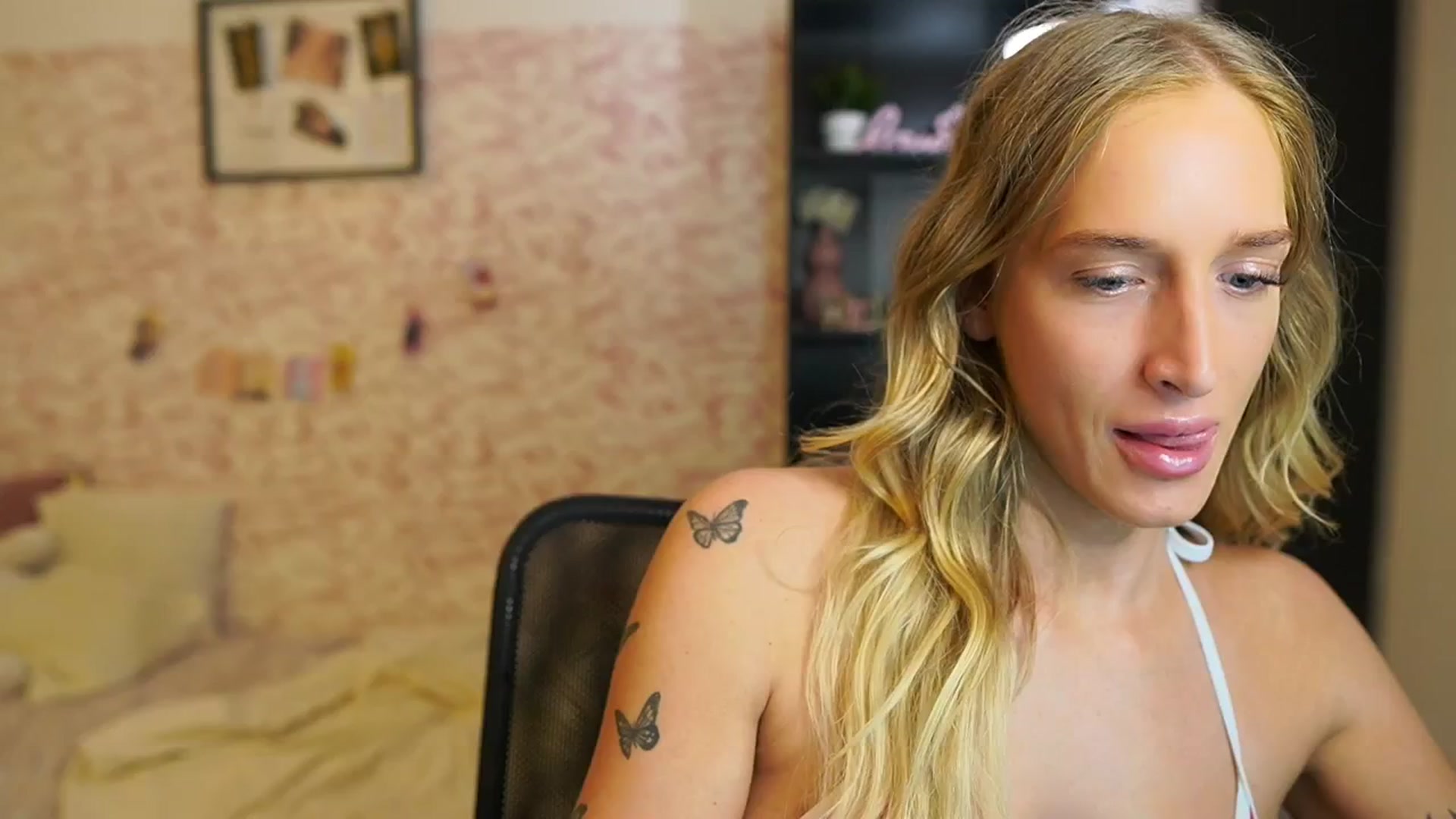 Gallery image thumbnail from NicoletteShea's myfreecams stream on, 09/26/2025, 09:28 image 4 of 20