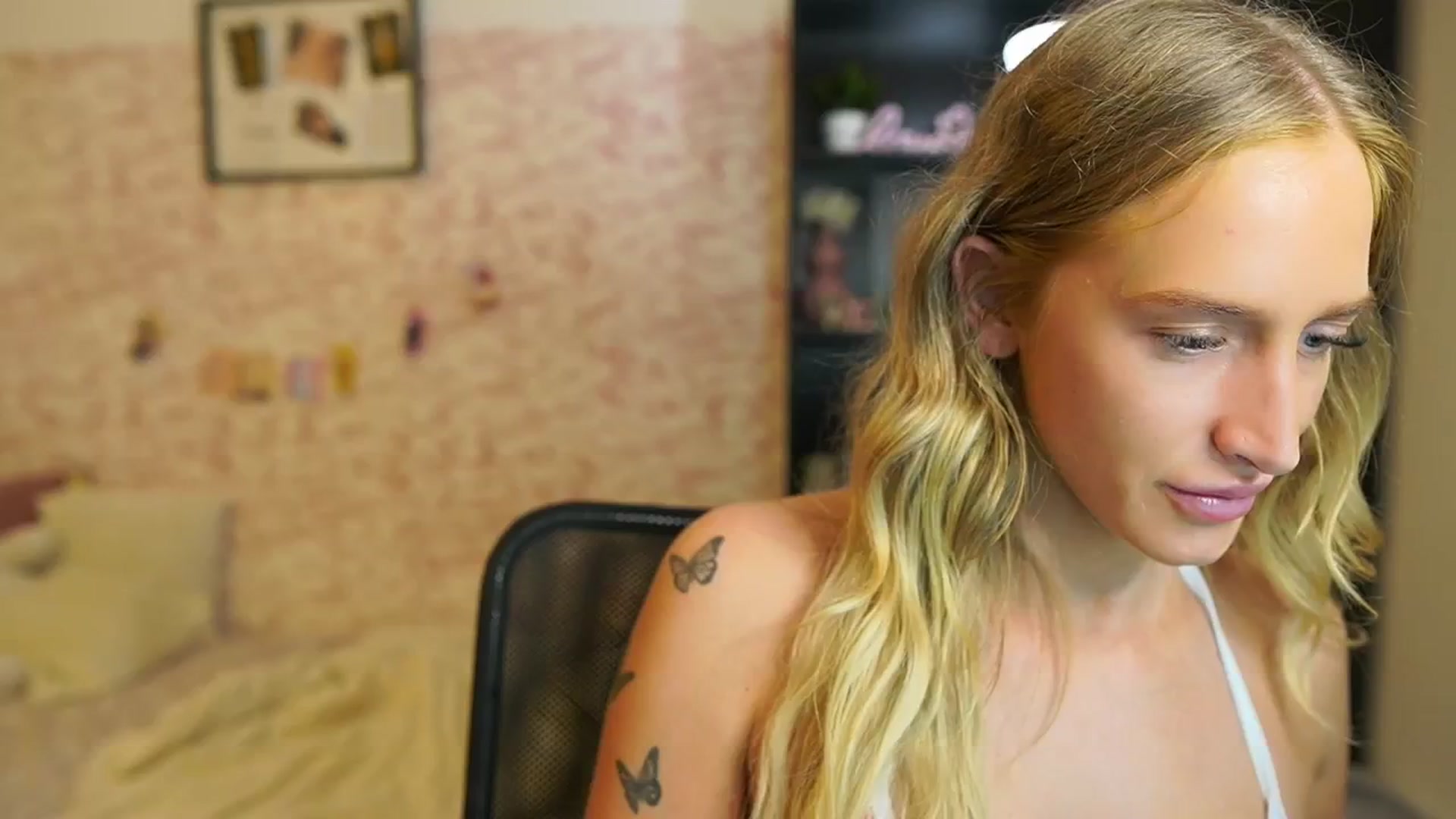Gallery image thumbnail from NicoletteShea's myfreecams stream on, 09/26/2025, 09:28 image 11 of 20