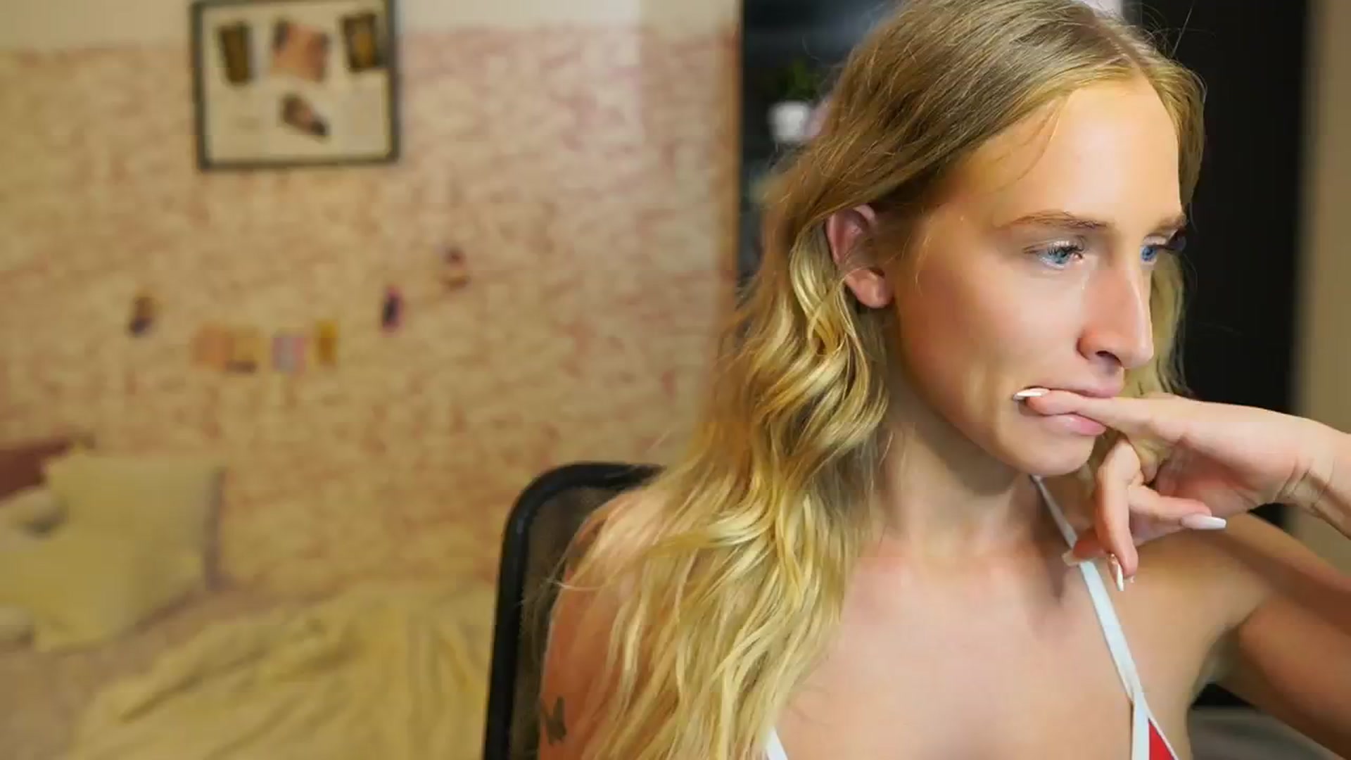 Gallery image thumbnail from NicoletteShea's myfreecams stream on, 09/26/2025, 11:48 image 5 of 20