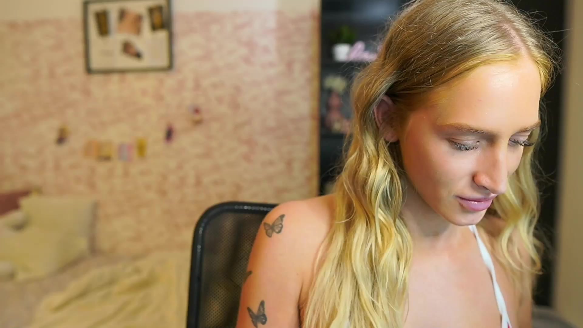 Gallery image thumbnail from NicoletteShea's myfreecams stream on, 09/26/2025, 11:48 image 8 of 20