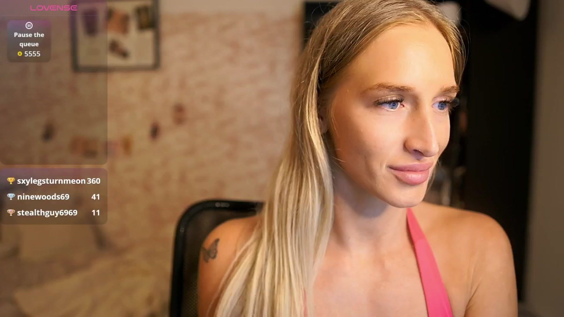 Gallery image thumbnail from NicoletteShea's myfreecams stream on, 10/01/2025, 13:02 image 8 of 20