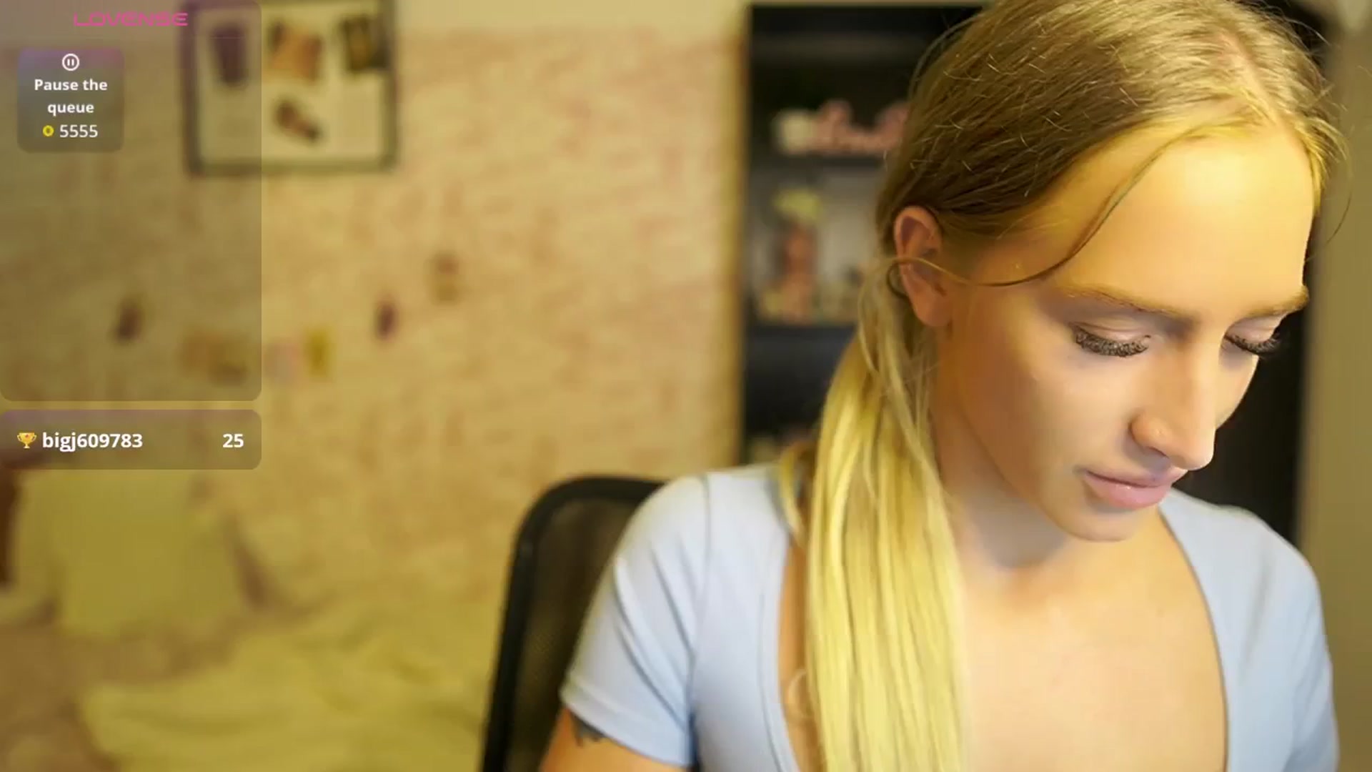 Gallery image thumbnail from NicoletteShea's myfreecams stream on, 10/02/2025, 09:29 image 8 of 20
