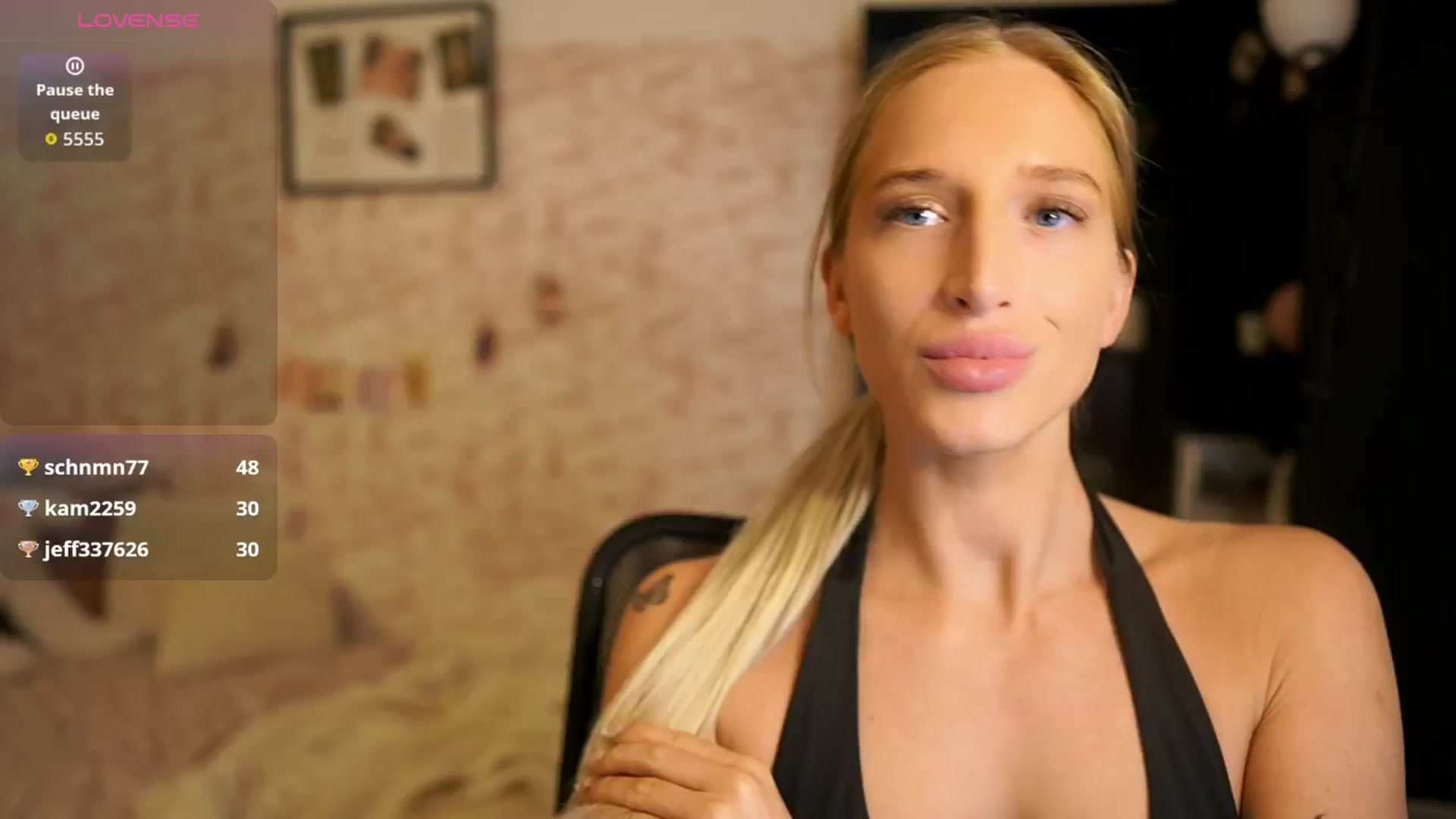 Gallery image thumbnail from NicoletteShea's myfreecams stream on, 10/07/2025, 12:12 image 12 of 20