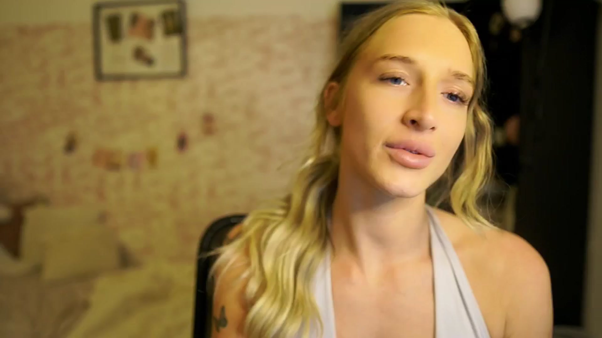 Gallery image thumbnail from NicoletteShea's myfreecams stream on, 10/08/2025, 12:17 image 10 of 20