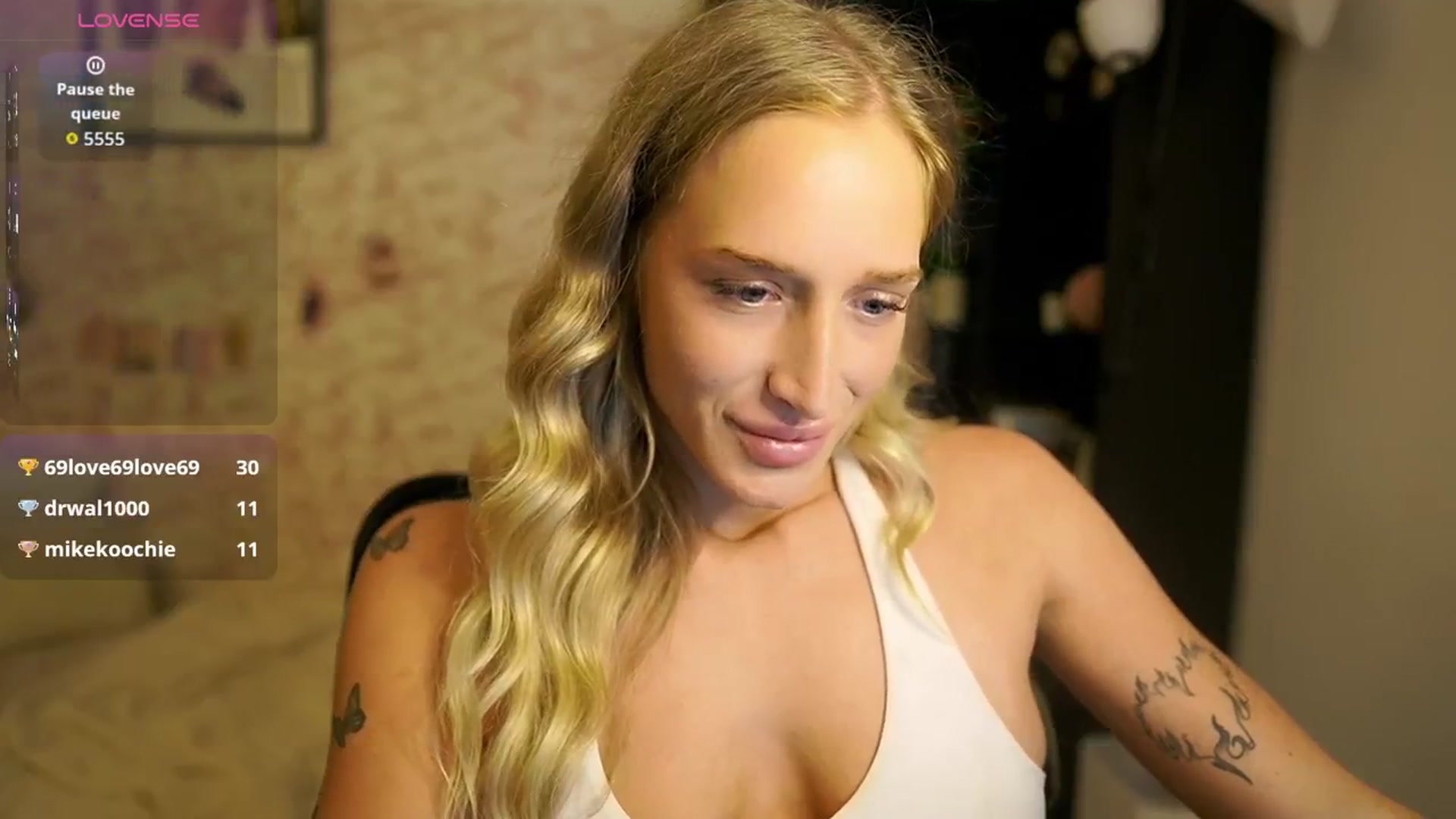 Gallery image thumbnail from NicoletteShea's myfreecams stream on, 10/17/2025, 12:34 image 14 of 20