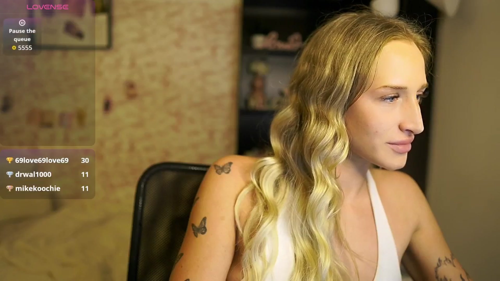 Gallery image thumbnail from NicoletteShea's myfreecams stream on, 10/17/2025, 12:34 image 18 of 20
