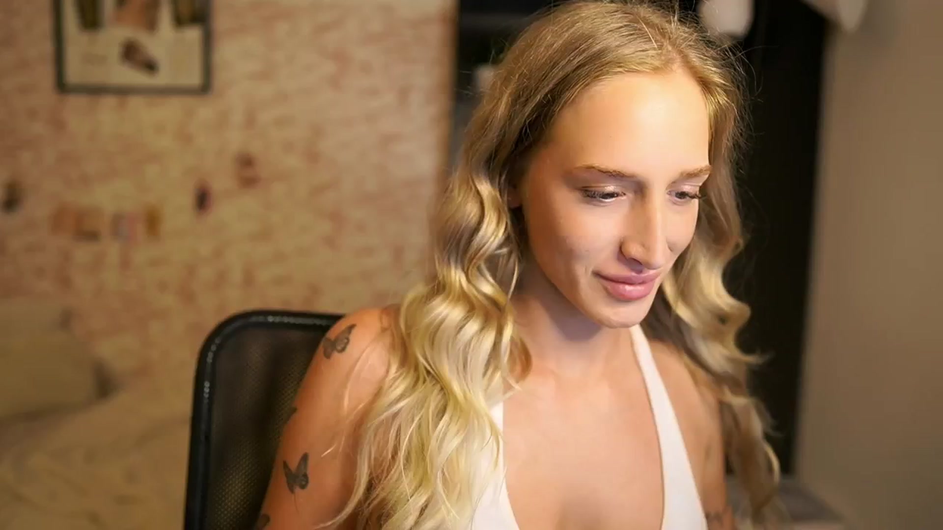 Gallery image thumbnail from NicoletteShea's myfreecams stream on, 10/17/2025, 13:21 image 5 of 20