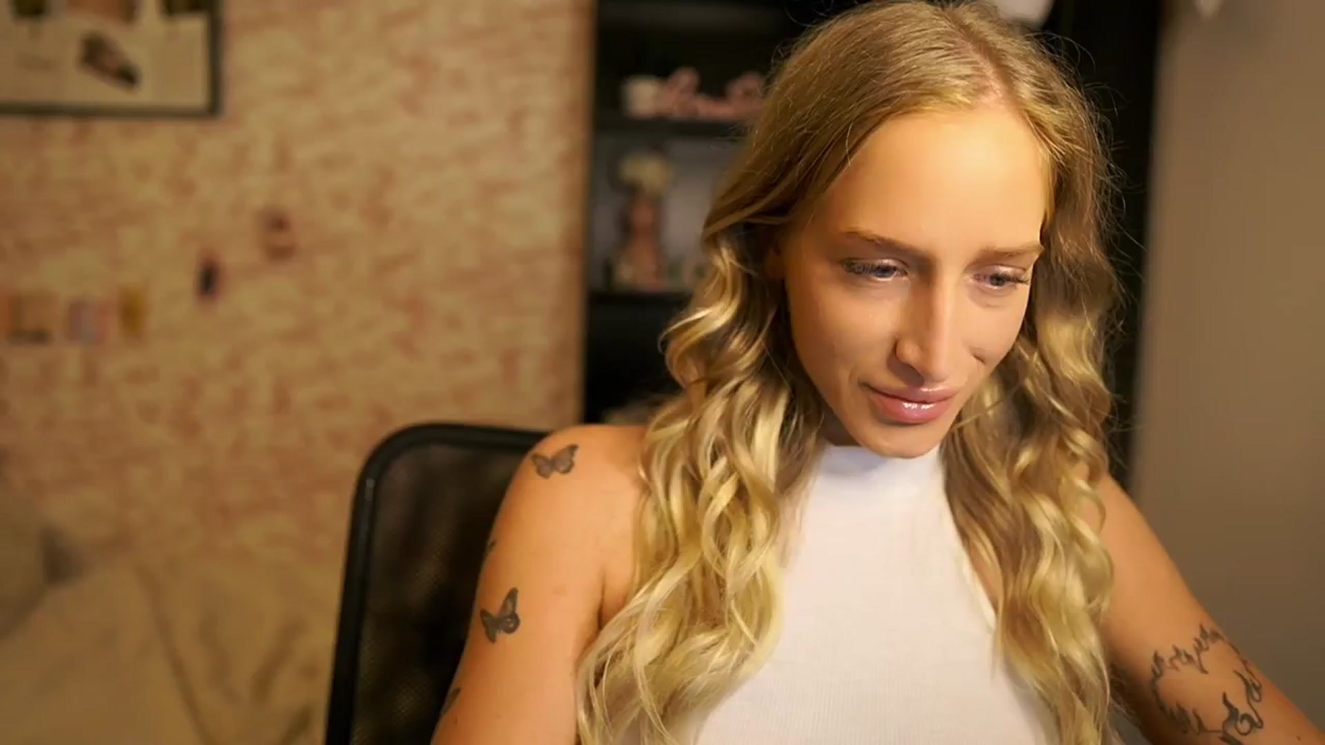 Gallery image thumbnail from NicoletteShea's myfreecams stream on, 10/18/2025, 07:40 image 3 of 20