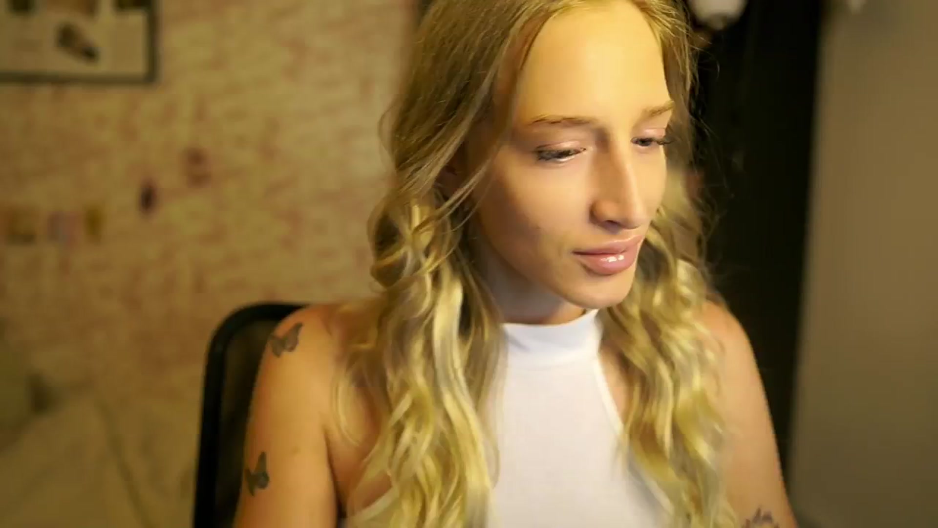Gallery image thumbnail from NicoletteShea's myfreecams stream on, 10/18/2025, 07:40 image 10 of 20