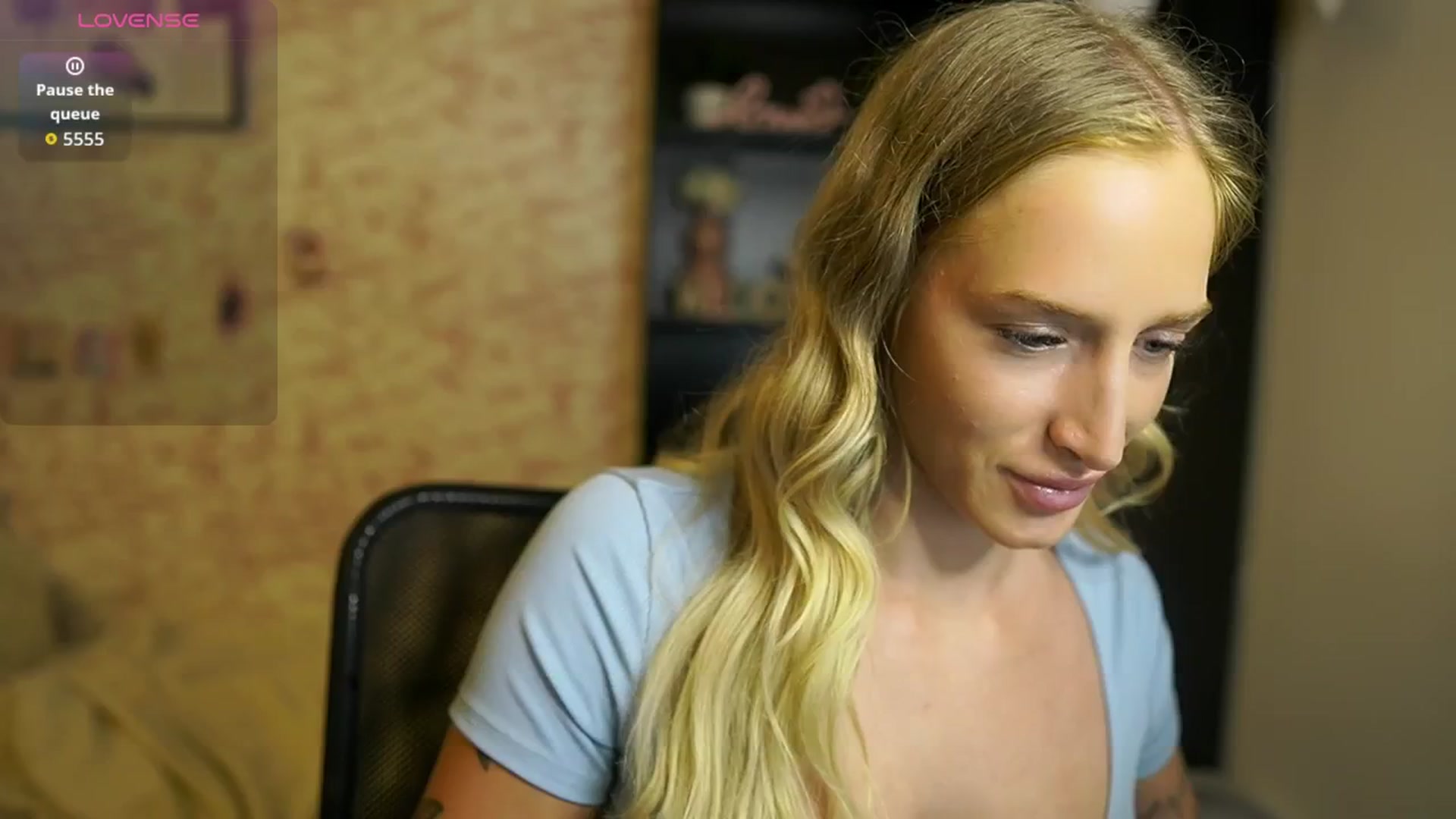 Gallery image thumbnail from NicoletteShea's myfreecams stream on, 10/19/2025, 15:44 image 1 of 20